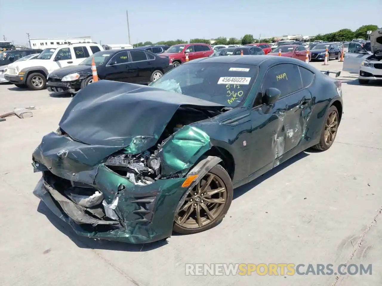 2 Photograph of a damaged car JF1ZNAE16L8750580 TOYOTA 86 2020