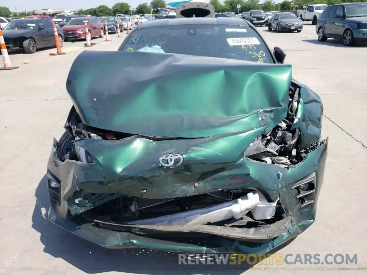 9 Photograph of a damaged car JF1ZNAE16L8750580 TOYOTA 86 2020