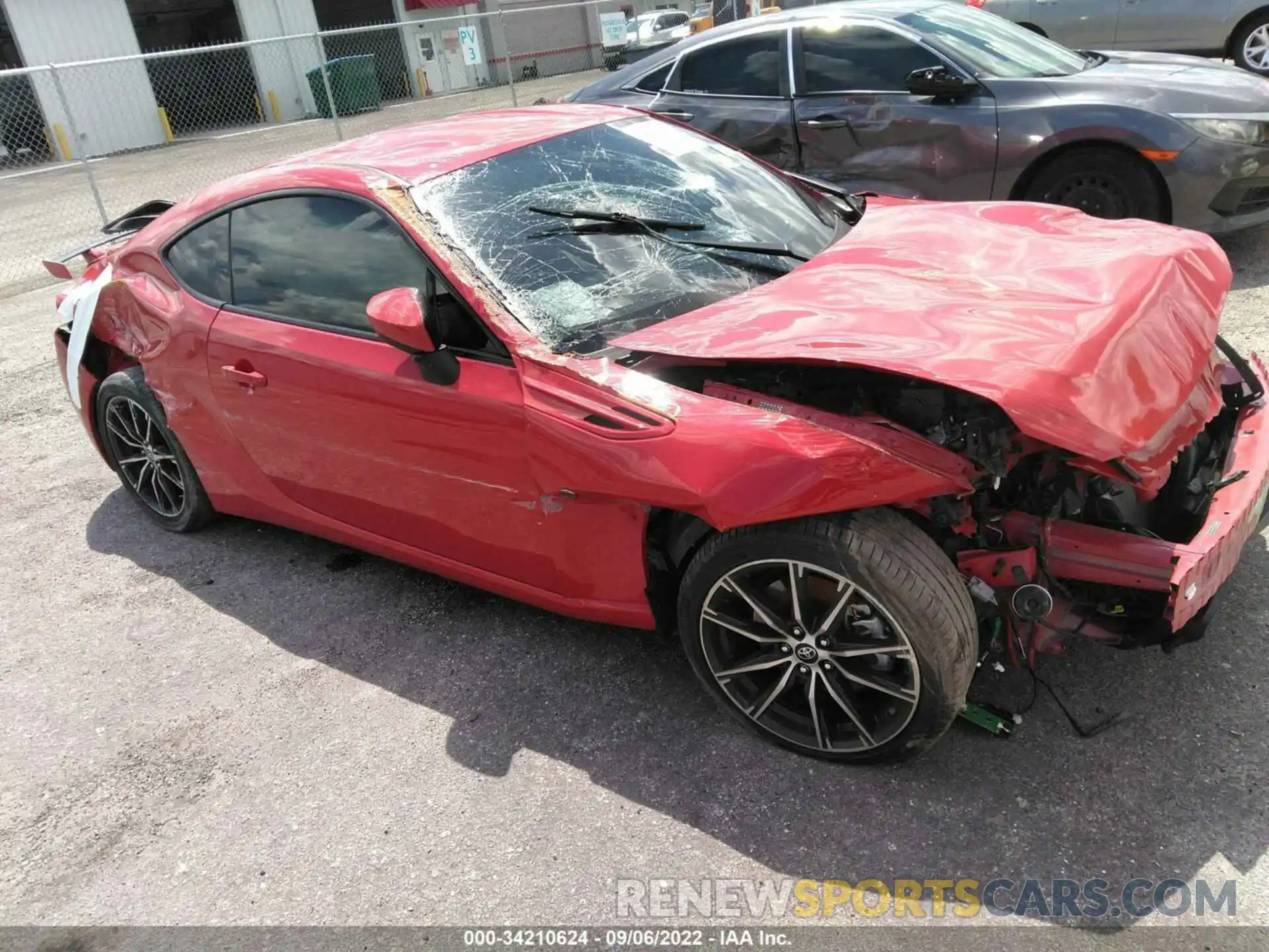 1 Photograph of a damaged car JF1ZNAE16L8753026 TOYOTA 86 2020