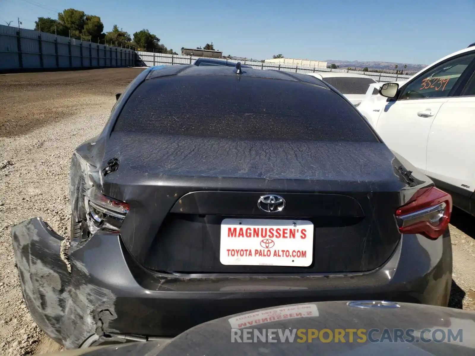 6 Photograph of a damaged car JF1ZNAE17L8753391 TOYOTA 86 2020