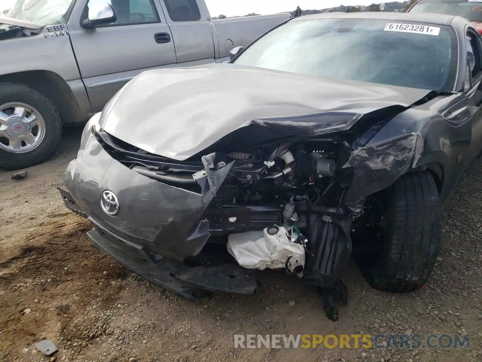 9 Photograph of a damaged car JF1ZNAE17L8753391 TOYOTA 86 2020