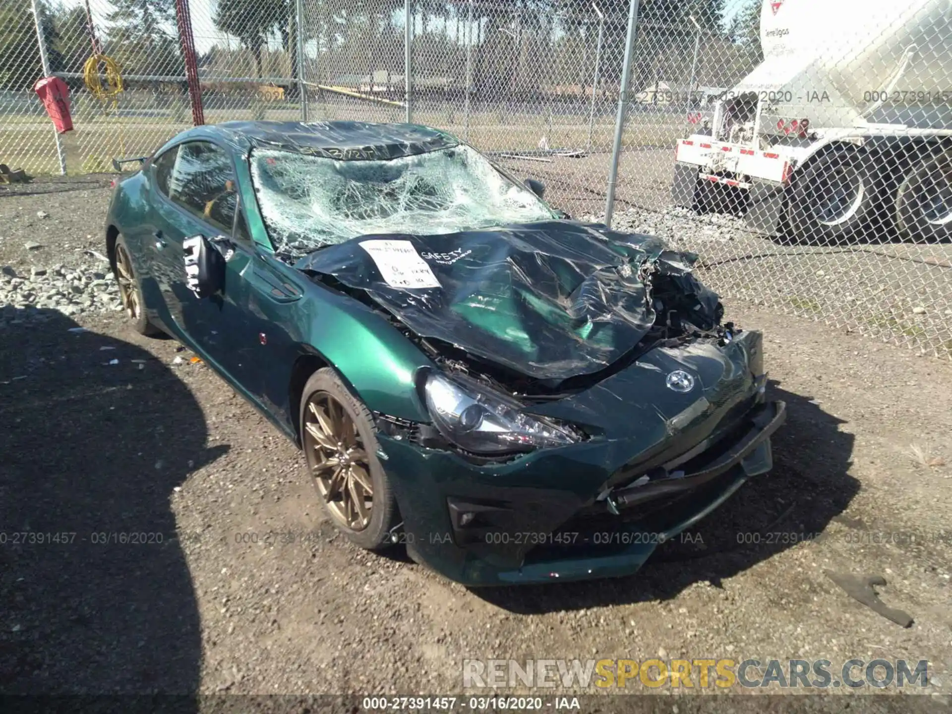 1 Photograph of a damaged car JF1ZNAE17L9750940 TOYOTA 86 2020