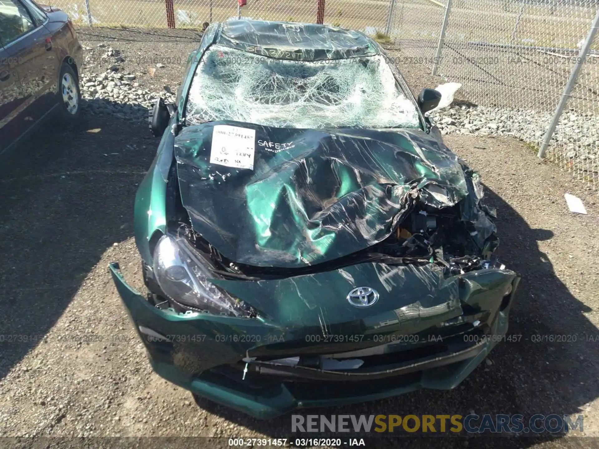 6 Photograph of a damaged car JF1ZNAE17L9750940 TOYOTA 86 2020