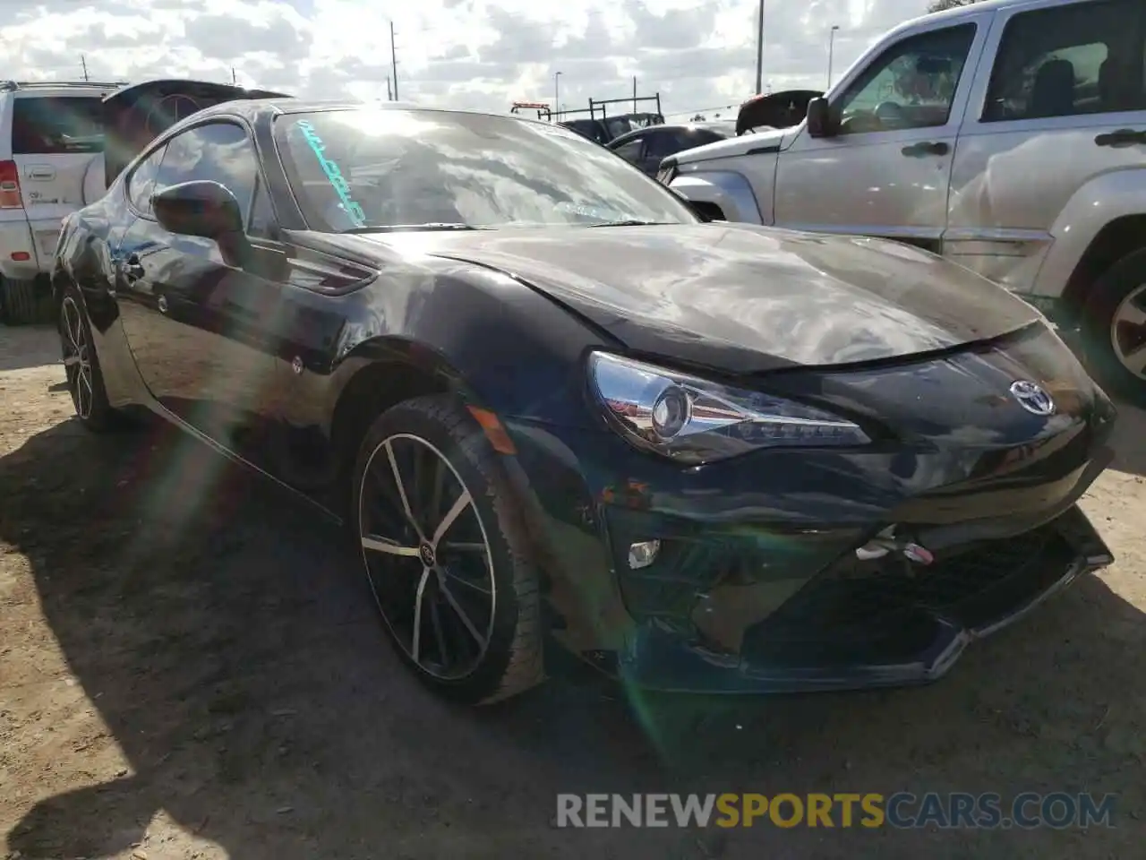 1 Photograph of a damaged car JF1ZNAE17L9753451 TOYOTA 86 2020