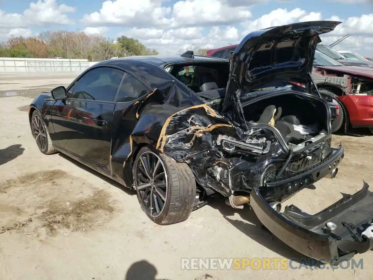 3 Photograph of a damaged car JF1ZNAE17L9753451 TOYOTA 86 2020