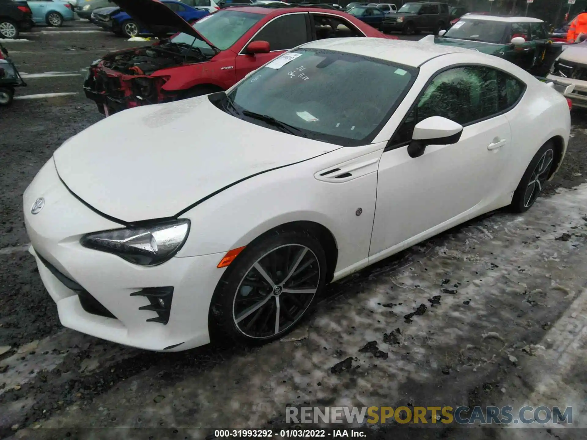 2 Photograph of a damaged car JF1ZNAE18L9751093 TOYOTA 86 2020