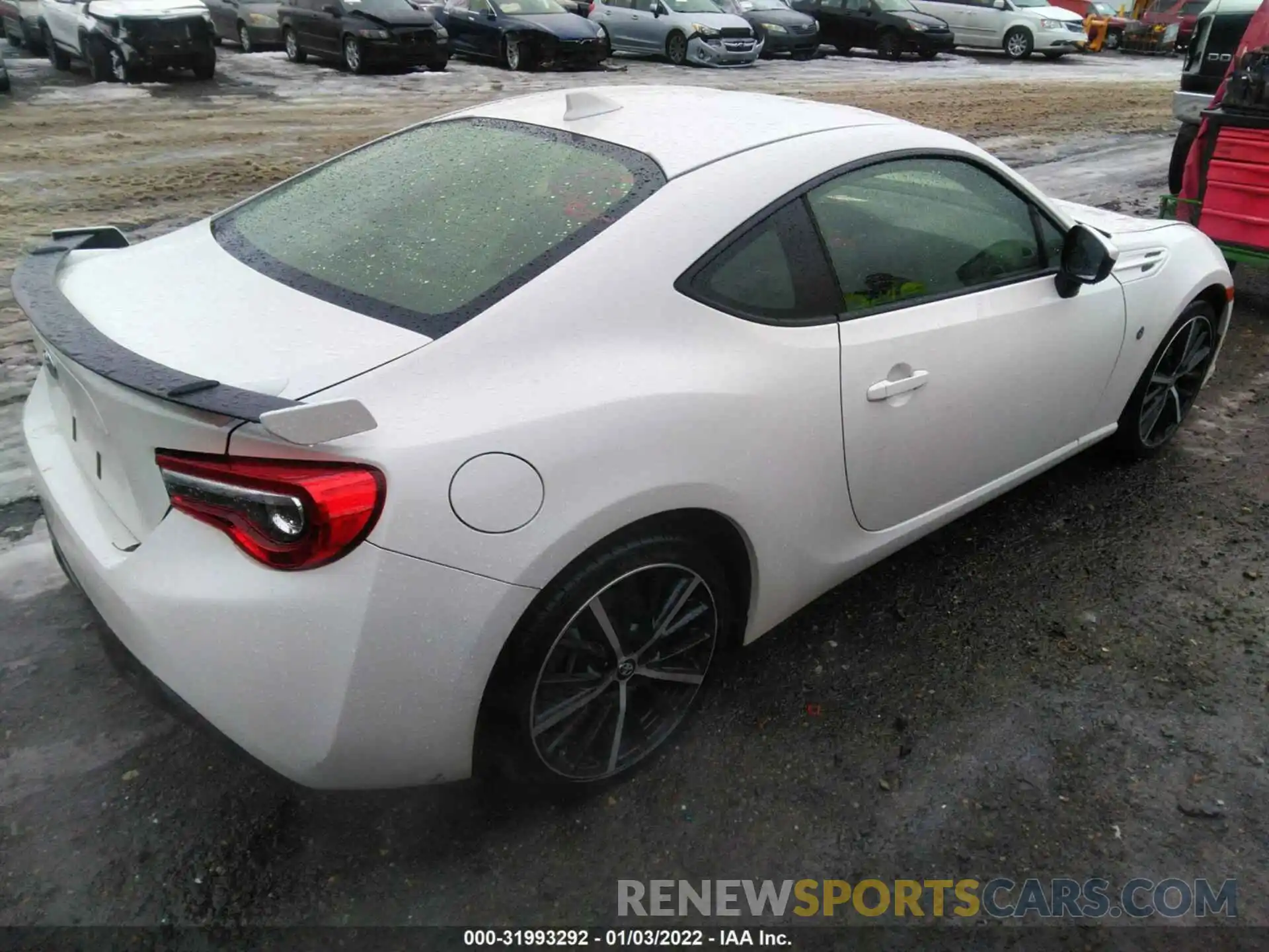 4 Photograph of a damaged car JF1ZNAE18L9751093 TOYOTA 86 2020