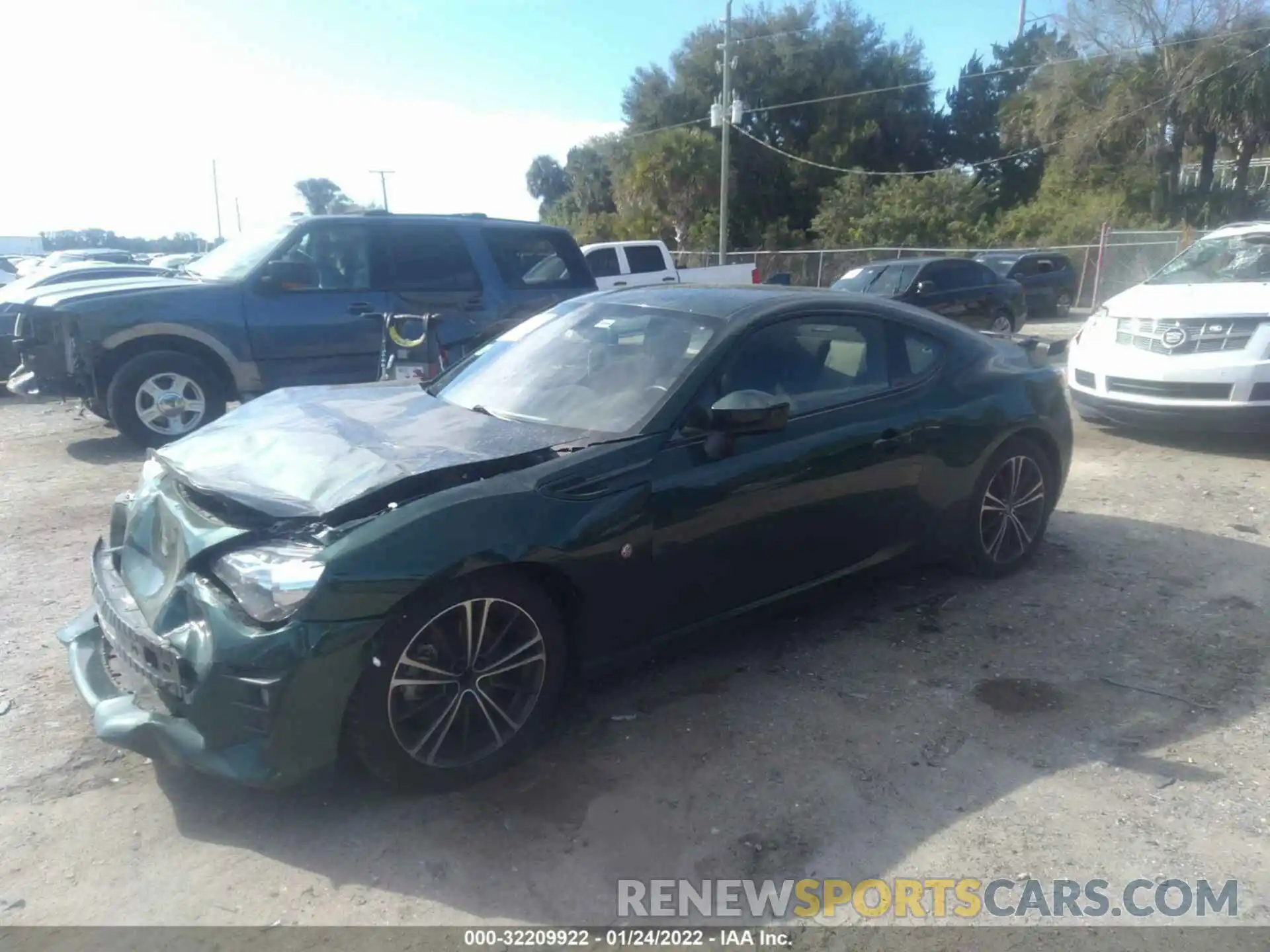 2 Photograph of a damaged car JF1ZNAE19L9750695 TOYOTA 86 2020