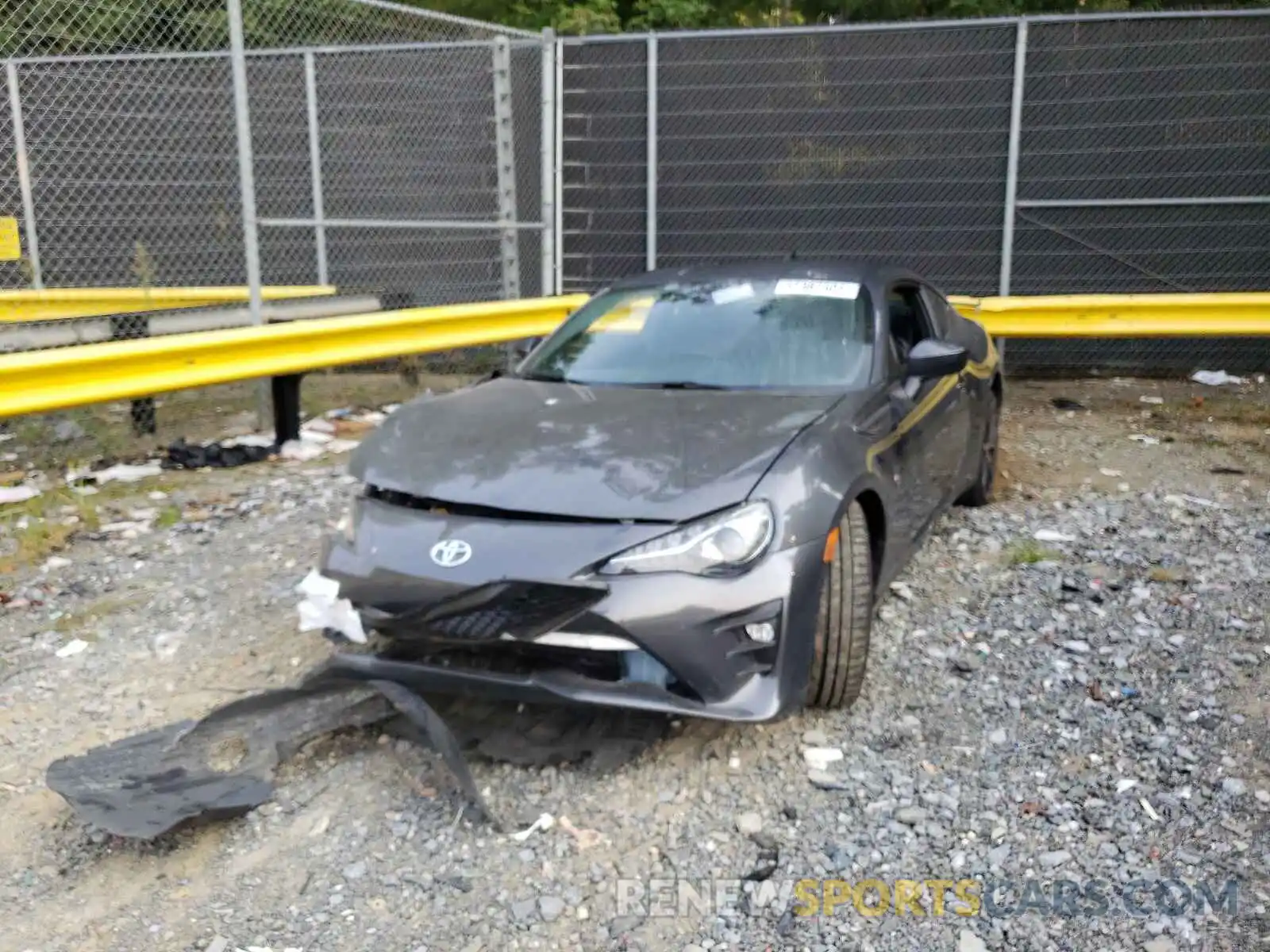 2 Photograph of a damaged car JF1ZNAE19L9753810 TOYOTA 86 2020