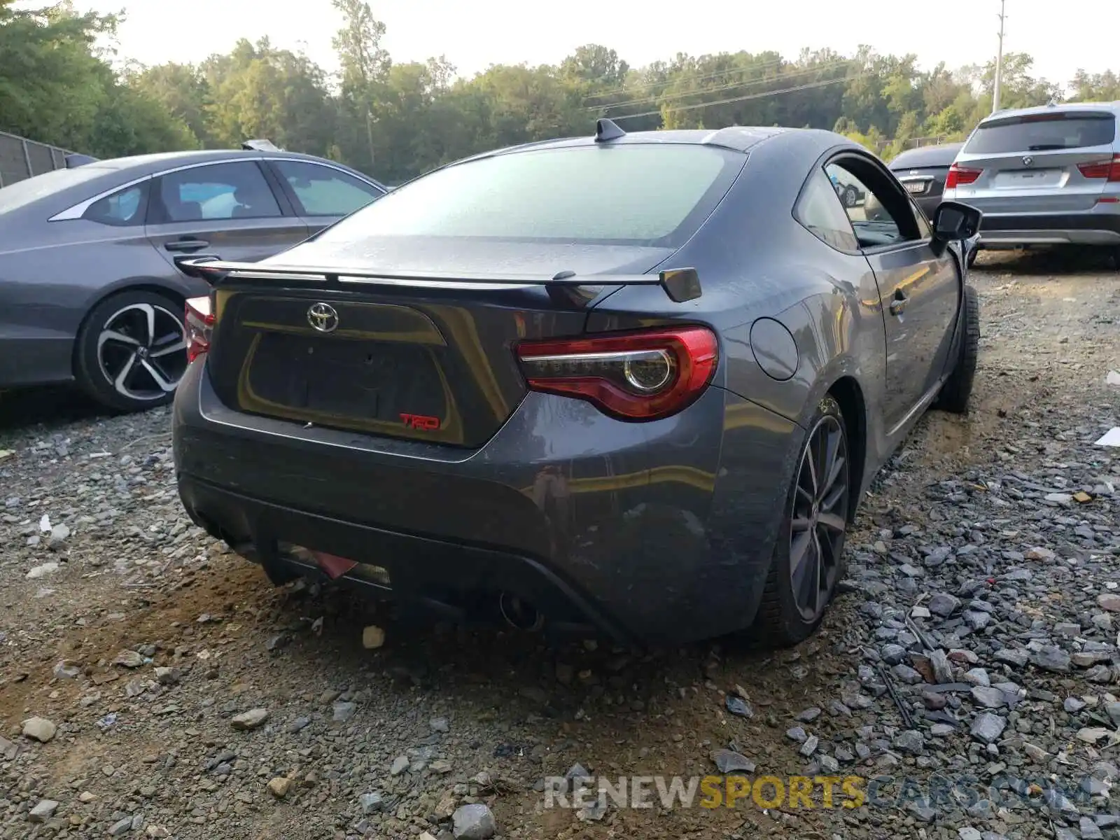 4 Photograph of a damaged car JF1ZNAE19L9753810 TOYOTA 86 2020