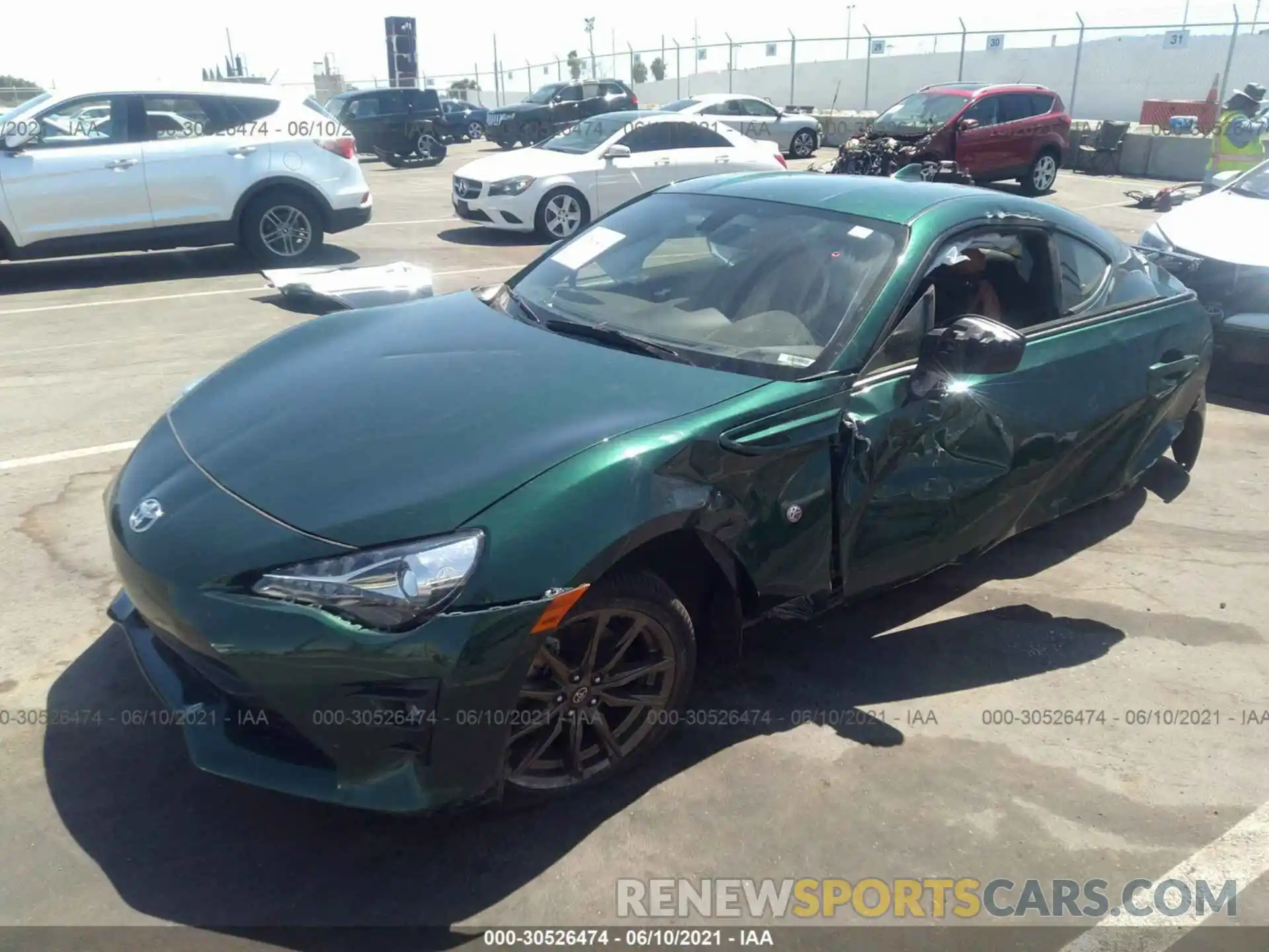 2 Photograph of a damaged car JF1ZNAE1XL8750386 TOYOTA 86 2020