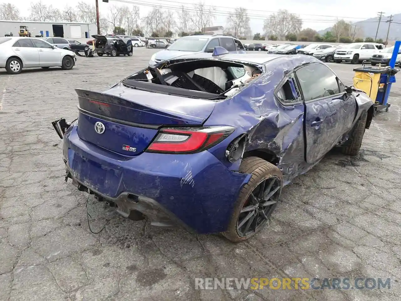 4 Photograph of a damaged car JF1ZNBF12N8750454 TOYOTA 86 2022