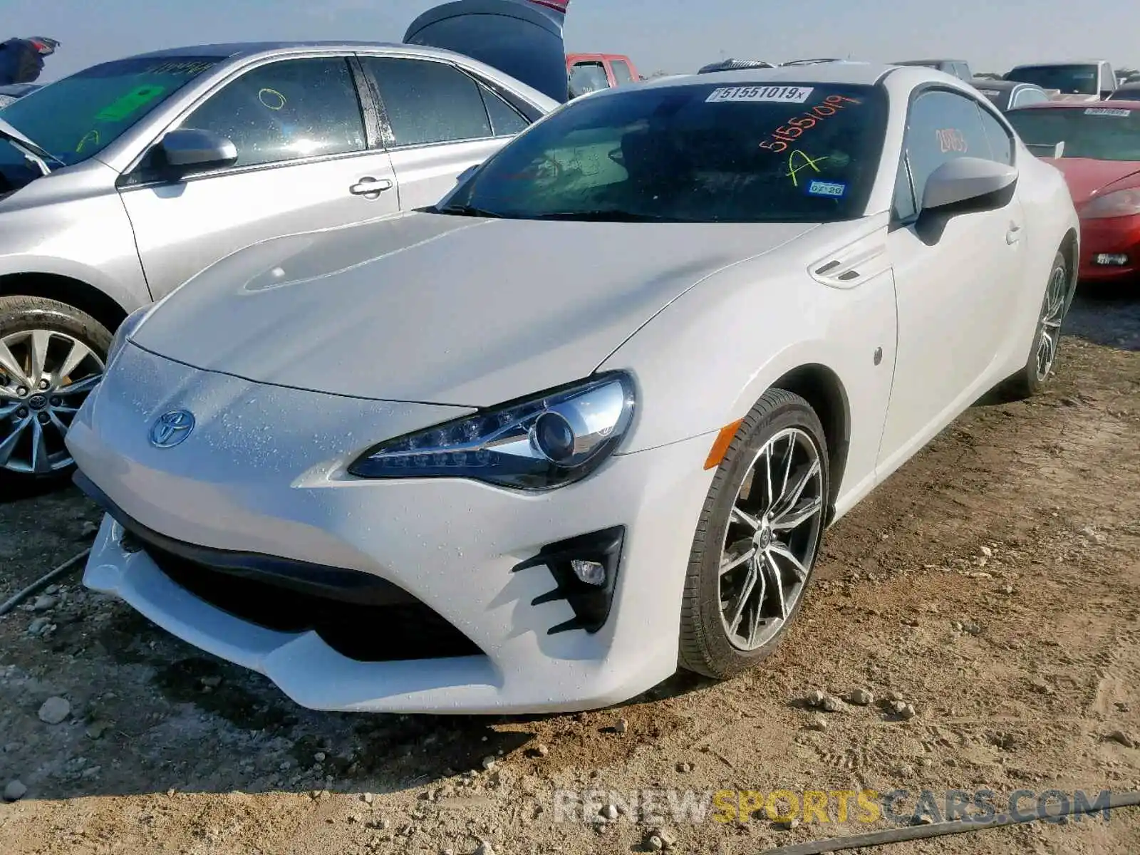 2 Фотография поврежденного автомобиля JF1ZNAE12K8700712 TOYOTA 86 GT 2019