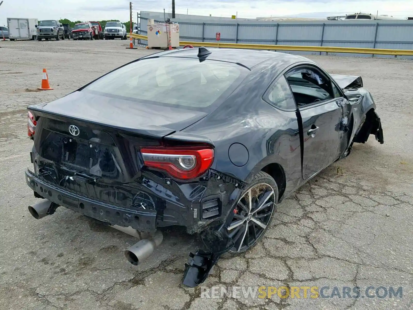 4 Фотография поврежденного автомобиля JF1ZNAE14K9701600 TOYOTA 86 GT 2019