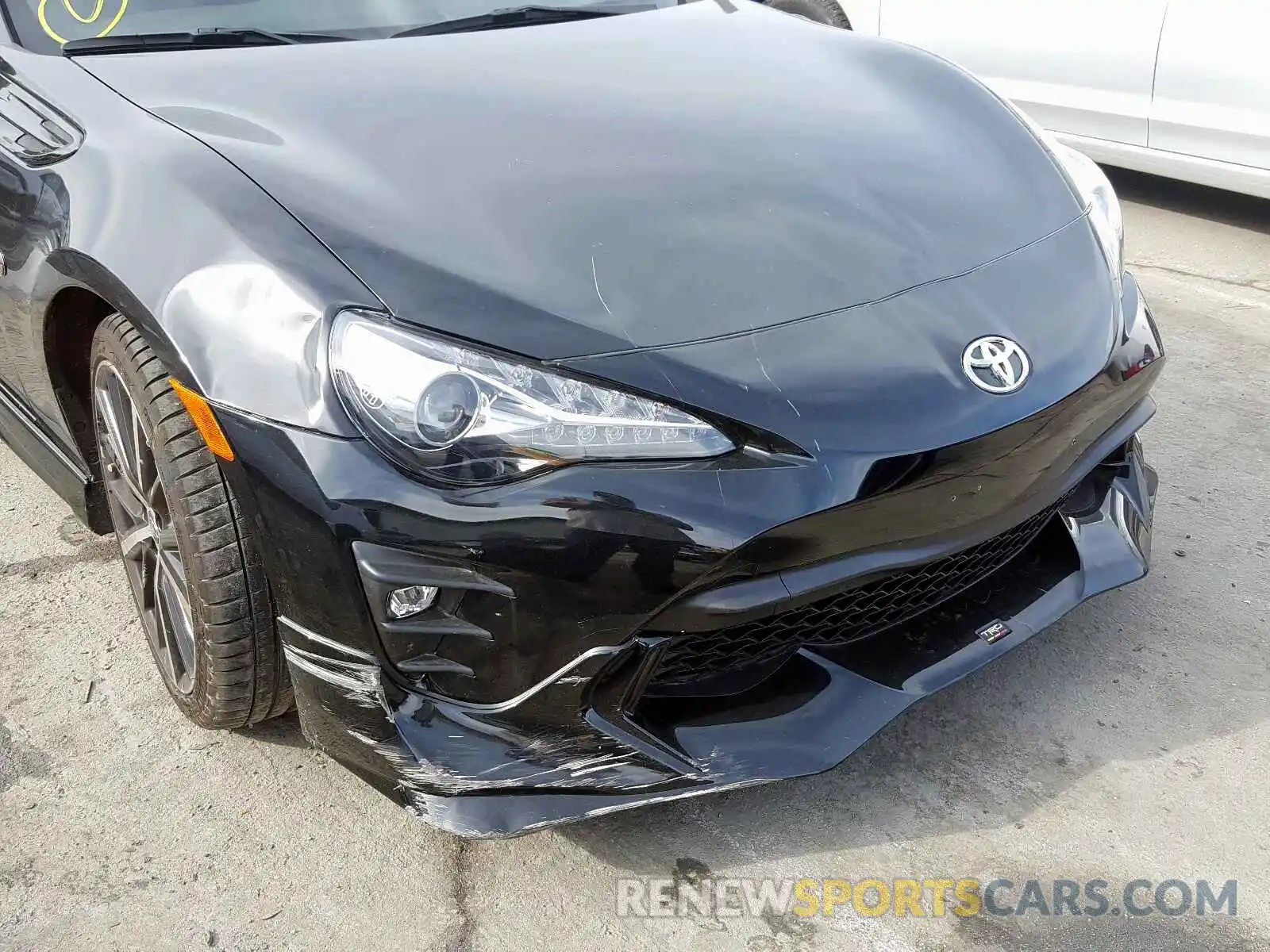 9 Photograph of a damaged car JF1ZNAE1XK9702251 TOYOTA 86 GT 2019