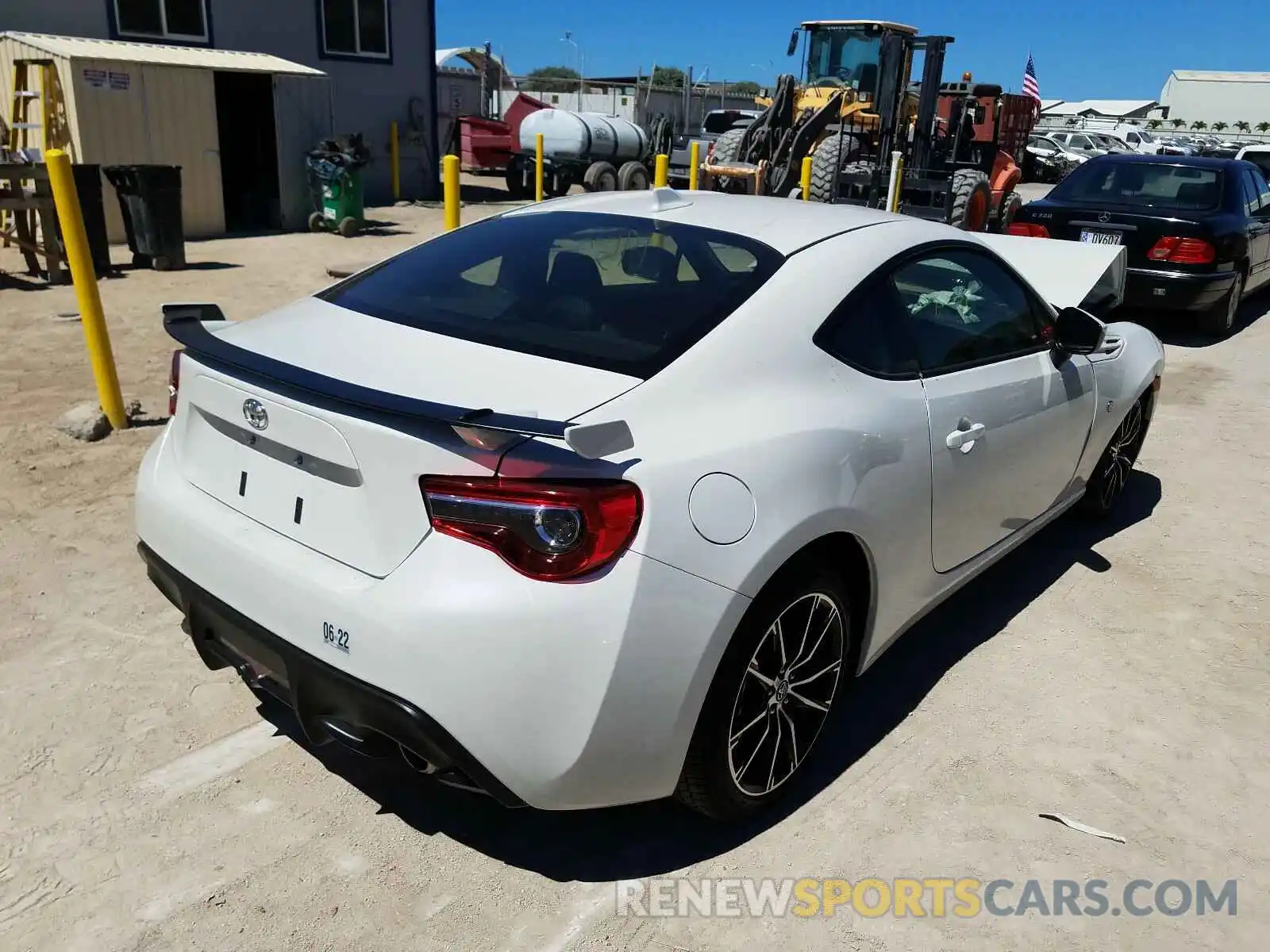 4 Photograph of a damaged car JF1ZNAE1XL8752218 TOYOTA 86 GT 2020