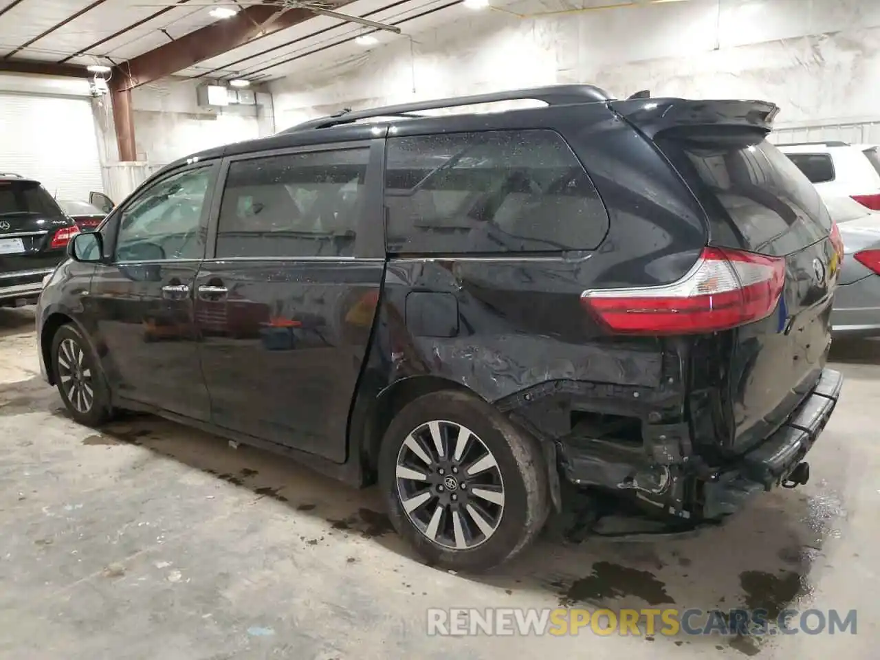 2 Photograph of a damaged car 5TDDZ3DCXKS224339 TOYOTA All Models 2019