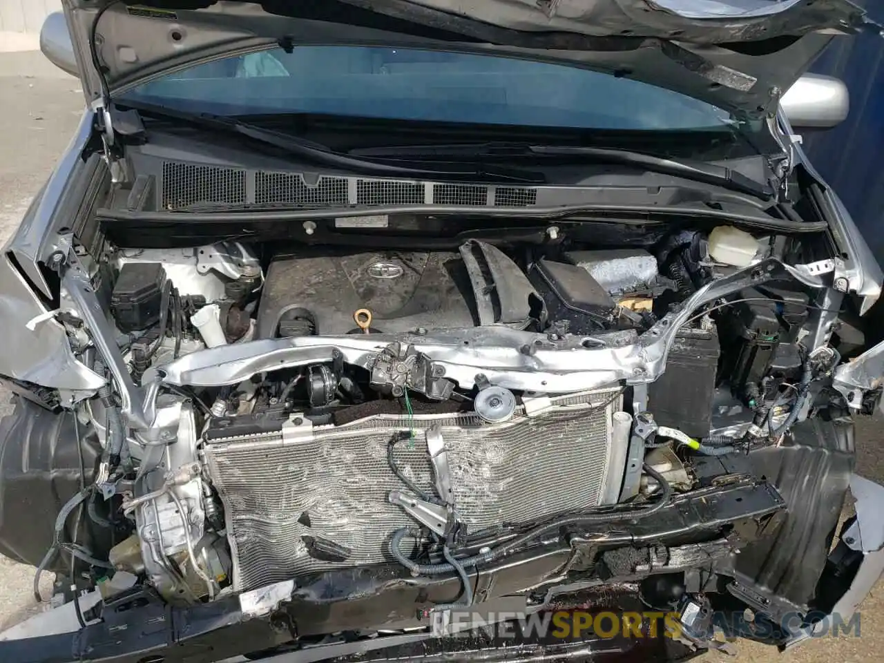 12 Photograph of a damaged car 5TDYZ3DC2KS990390 TOYOTA All Models 2019