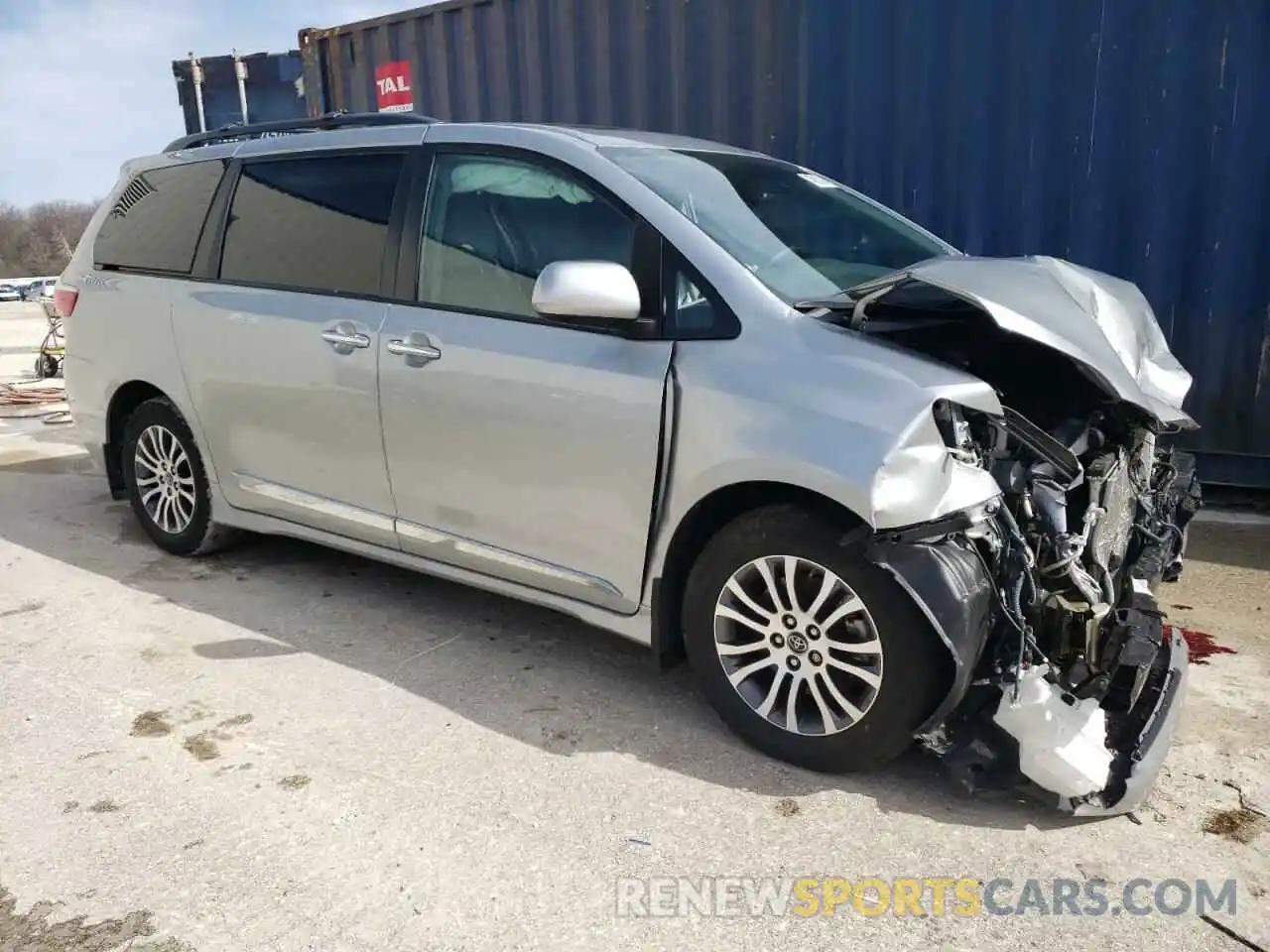 4 Photograph of a damaged car 5TDYZ3DC2KS990390 TOYOTA All Models 2019