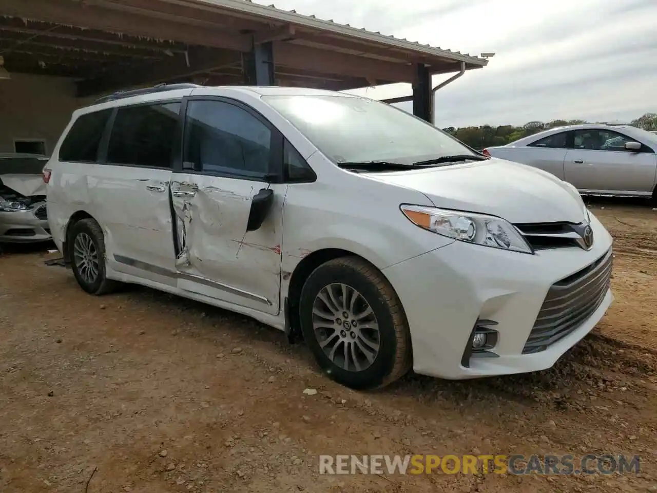 4 Photograph of a damaged car 5TDYZ3DC7LS023050 TOYOTA All Models 2020