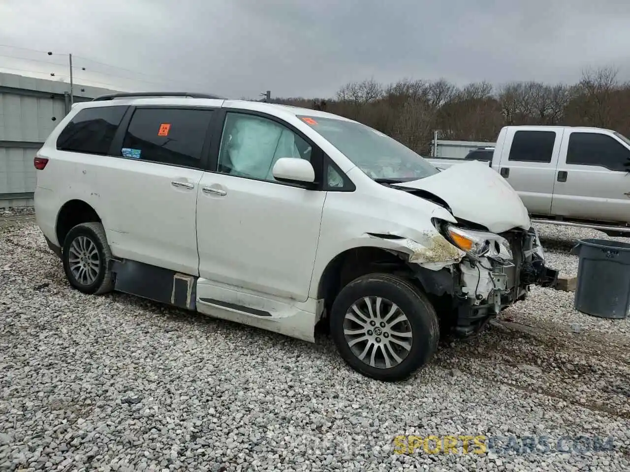 4 Photograph of a damaged car 5TDYZ3DC8LS081250 TOYOTA All Models 2020