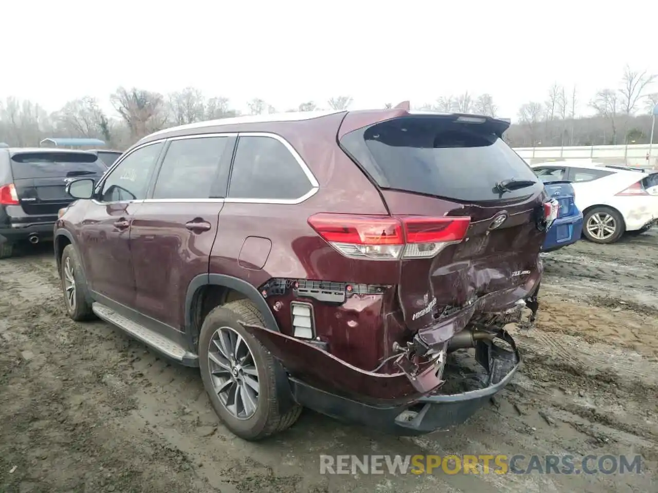 3 Photograph of a damaged car 5TDJZRFH5KS717781 TOYOTA ALL OTHER 2019