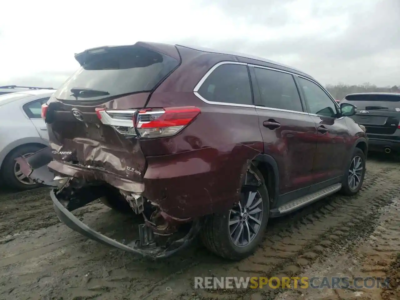 4 Photograph of a damaged car 5TDJZRFH5KS717781 TOYOTA ALL OTHER 2019