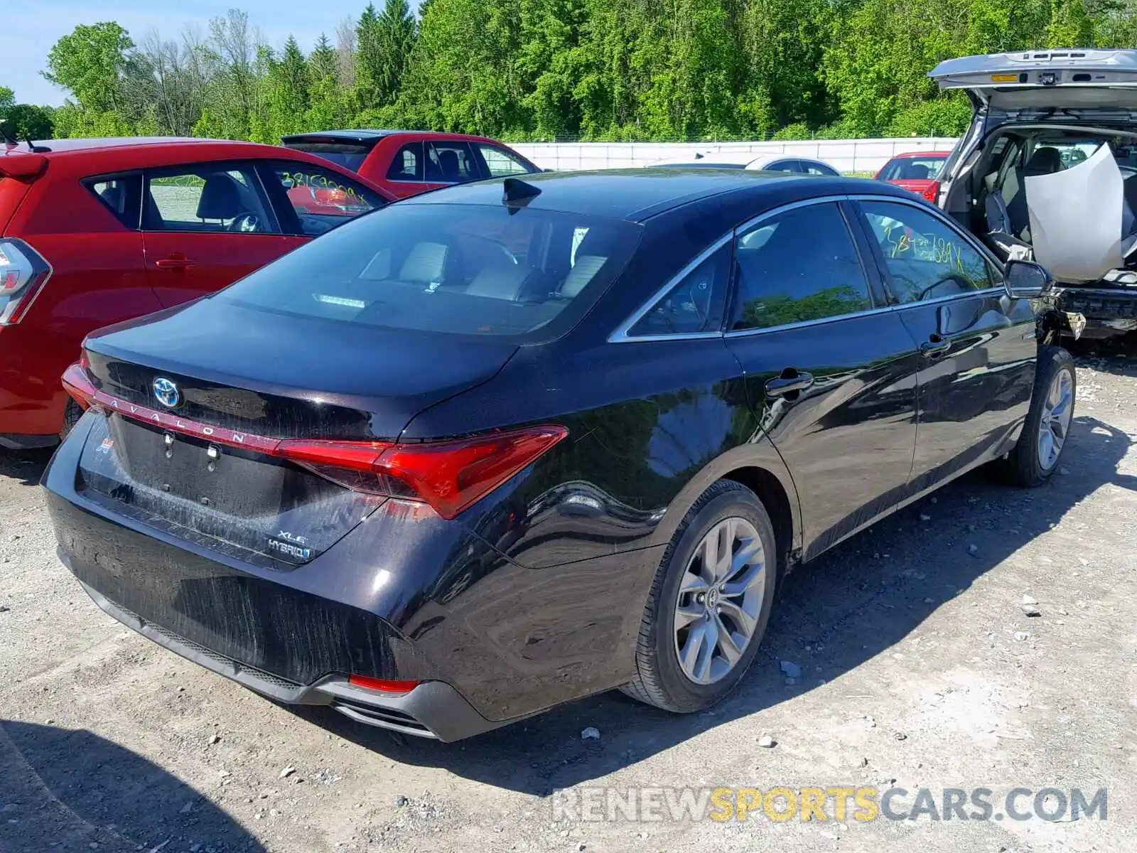 4 Photograph of a damaged car 4T1B21FB0KU001481 TOYOTA AVALON 2019