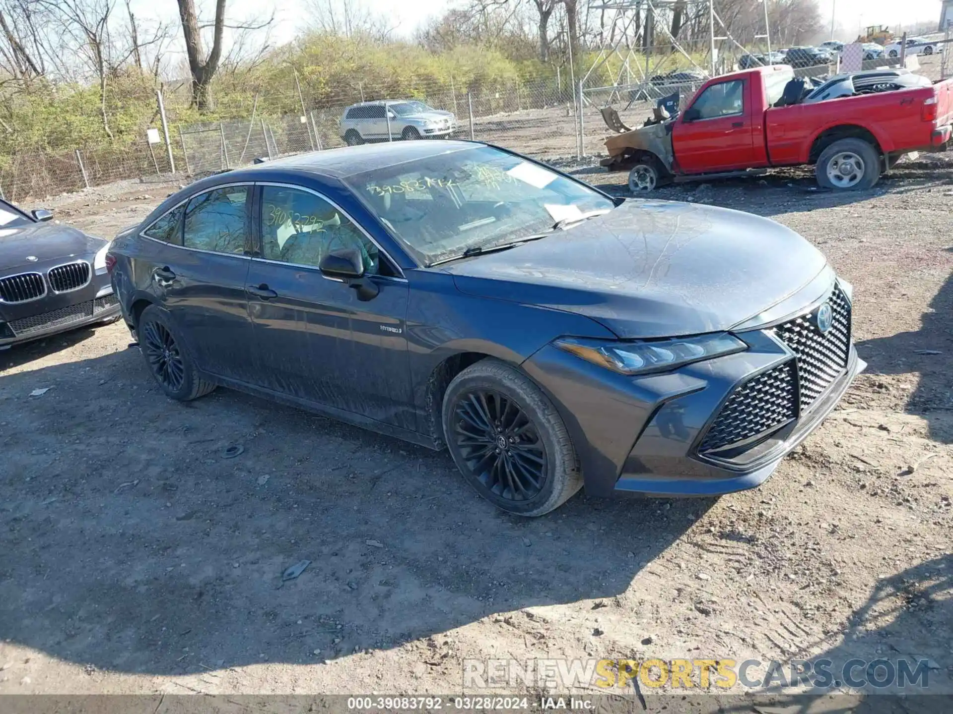 1 Photograph of a damaged car 4T1B21FB0KU001562 TOYOTA AVALON 2019