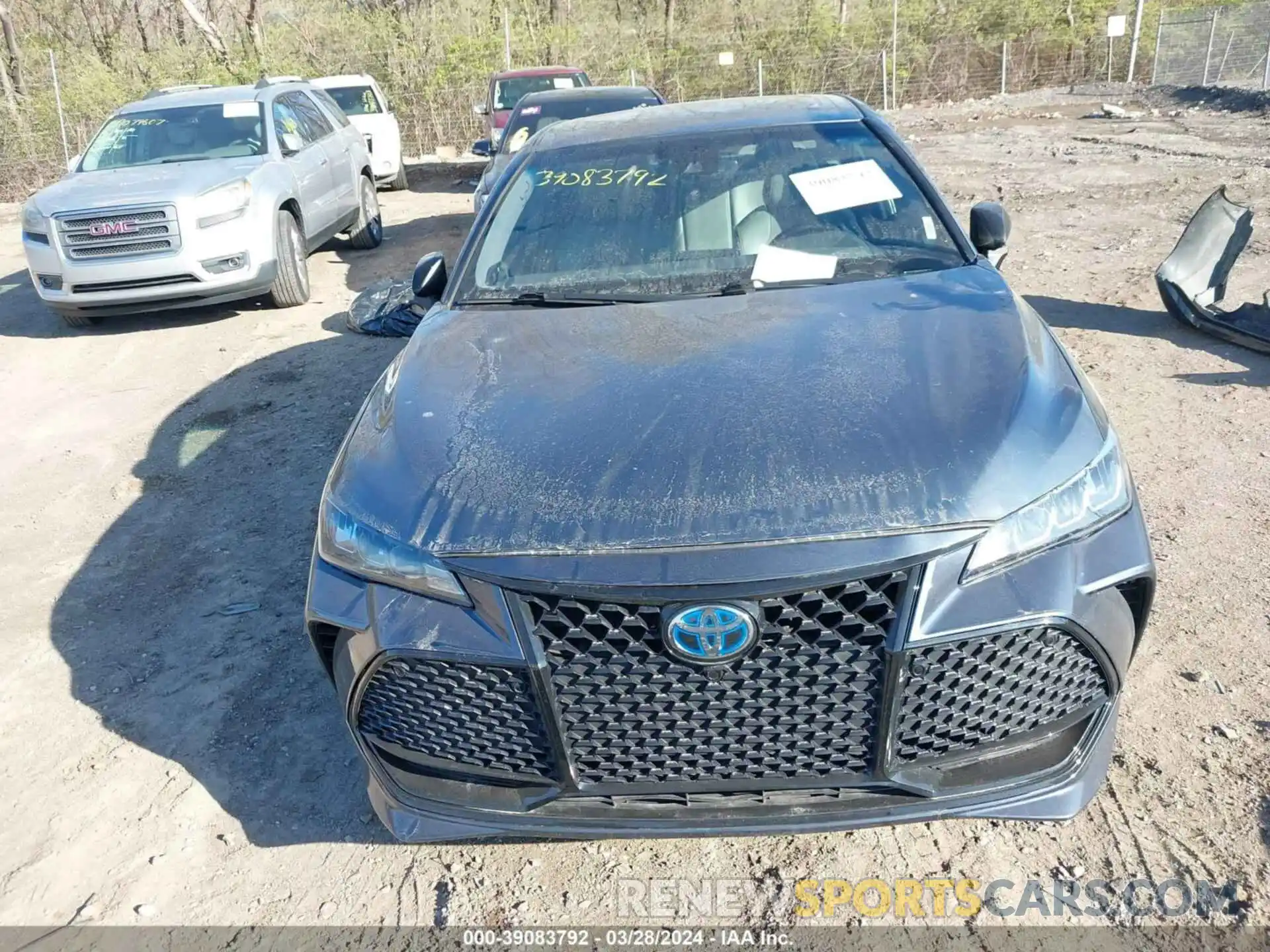 12 Photograph of a damaged car 4T1B21FB0KU001562 TOYOTA AVALON 2019