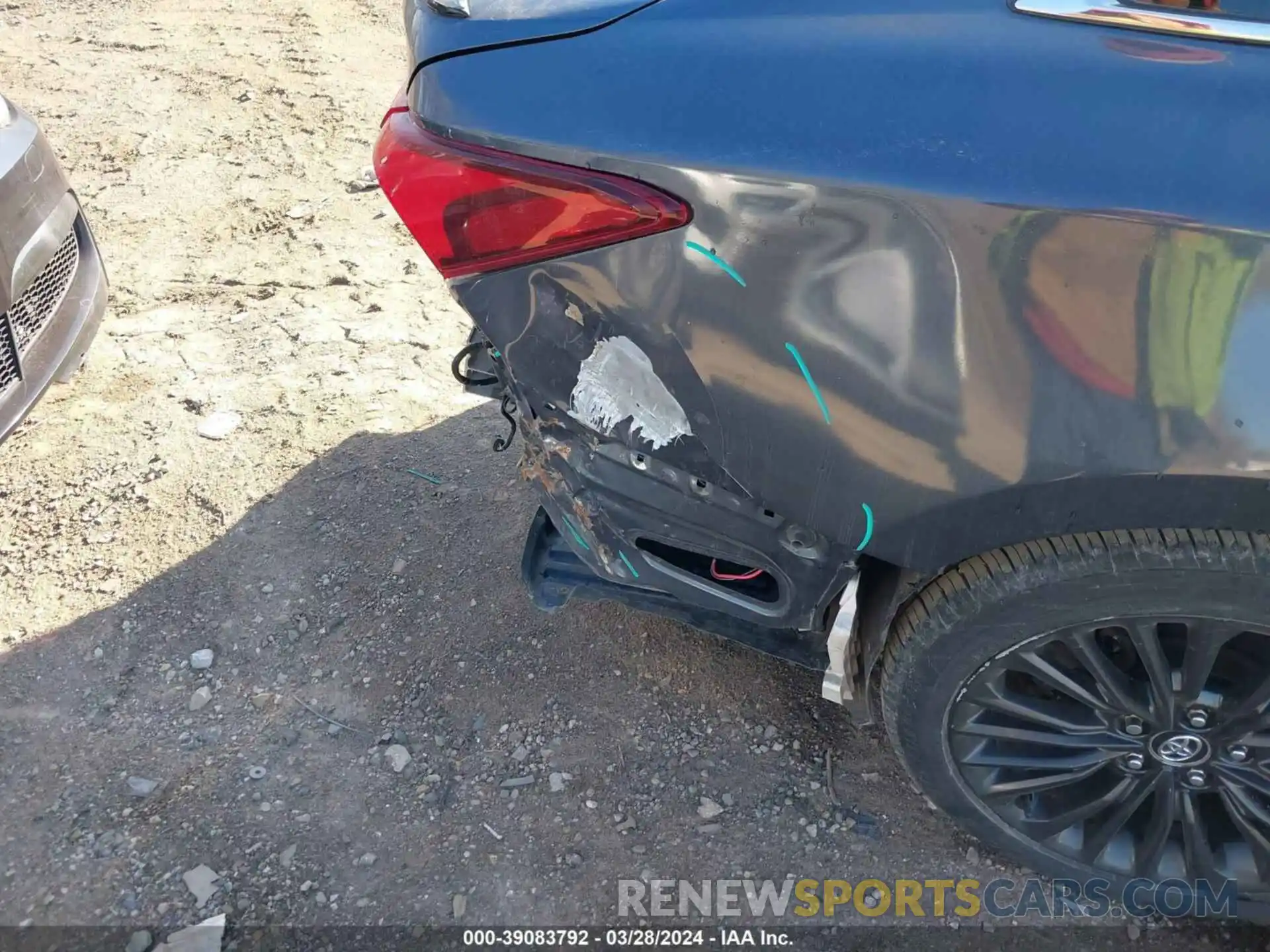 18 Photograph of a damaged car 4T1B21FB0KU001562 TOYOTA AVALON 2019