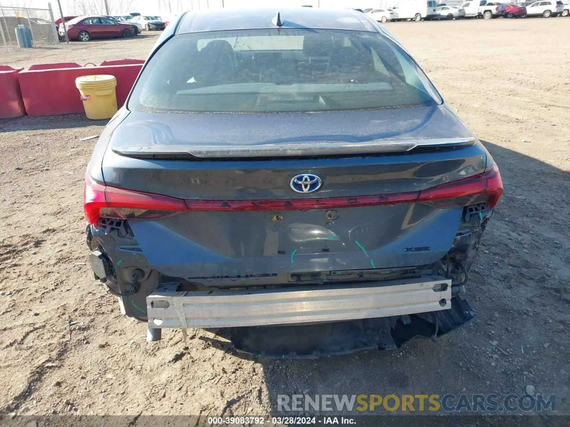 6 Photograph of a damaged car 4T1B21FB0KU001562 TOYOTA AVALON 2019