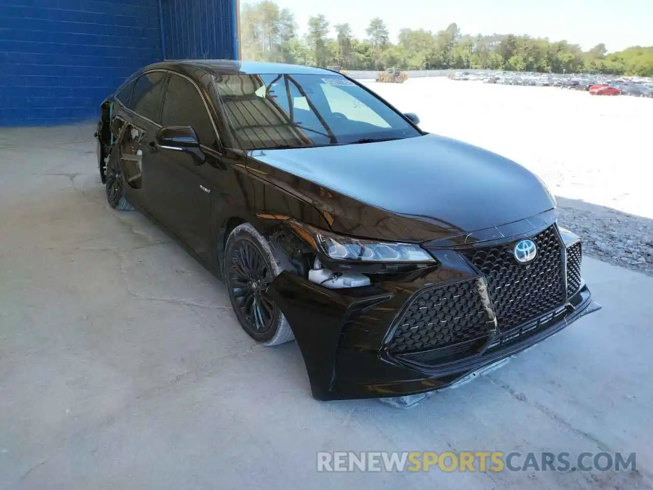 1 Photograph of a damaged car 4T1B21FB0KU002050 TOYOTA AVALON 2019