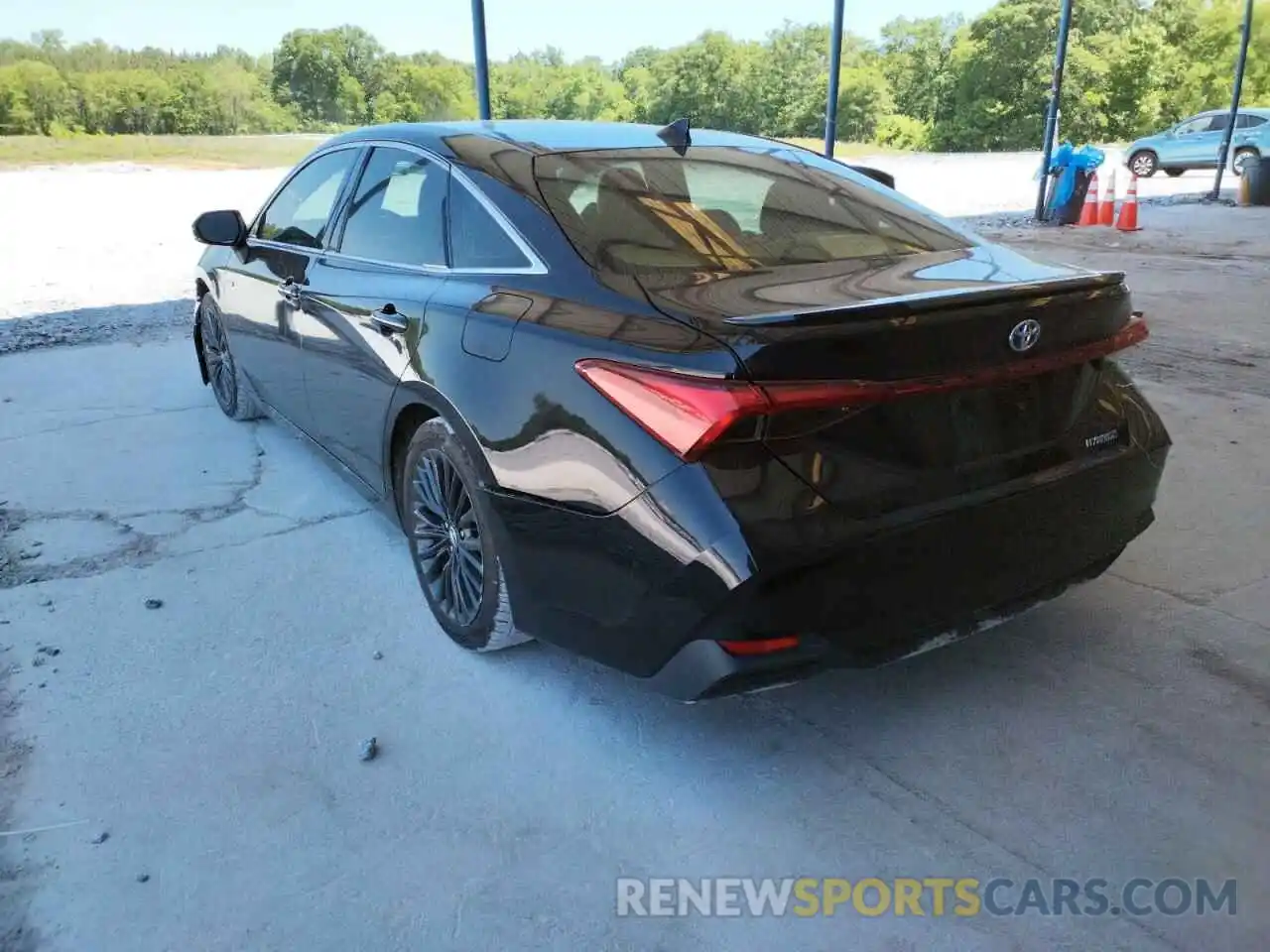 3 Photograph of a damaged car 4T1B21FB0KU002050 TOYOTA AVALON 2019