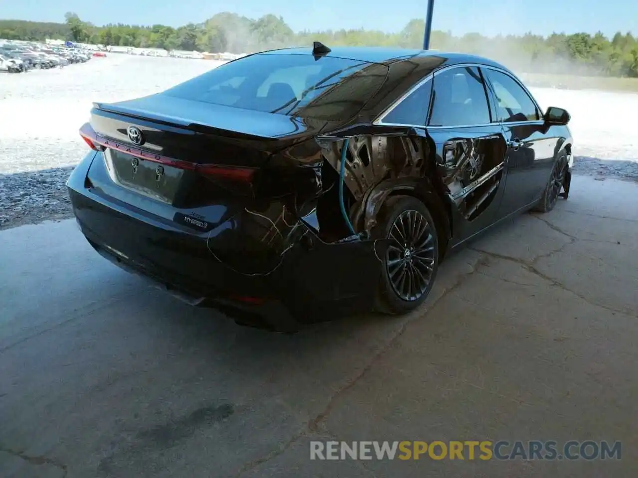 4 Photograph of a damaged car 4T1B21FB0KU002050 TOYOTA AVALON 2019