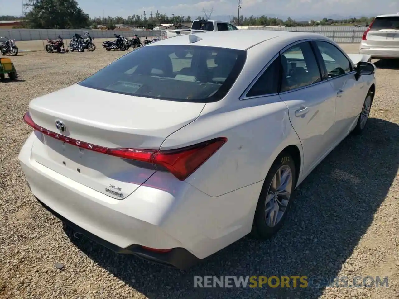 4 Photograph of a damaged car 4T1B21FB0KU003103 TOYOTA AVALON 2019