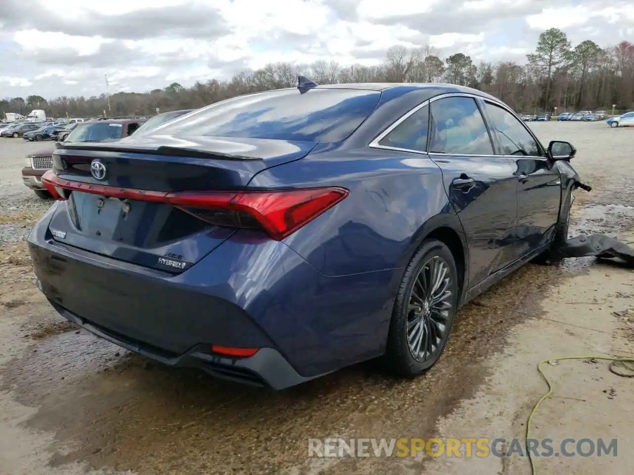 4 Photograph of a damaged car 4T1B21FB0KU004302 TOYOTA AVALON 2019