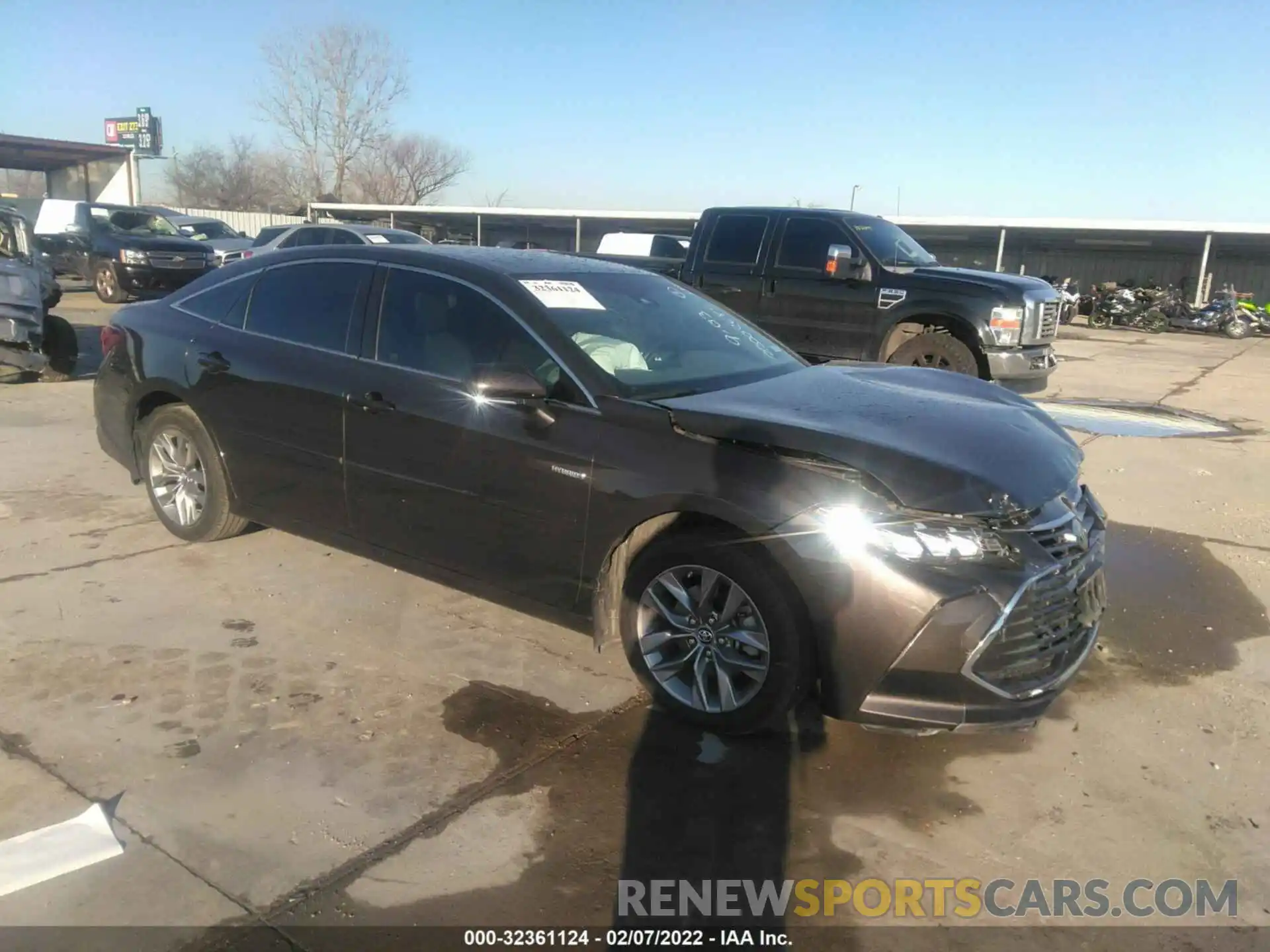 1 Photograph of a damaged car 4T1B21FB0KU004526 TOYOTA AVALON 2019