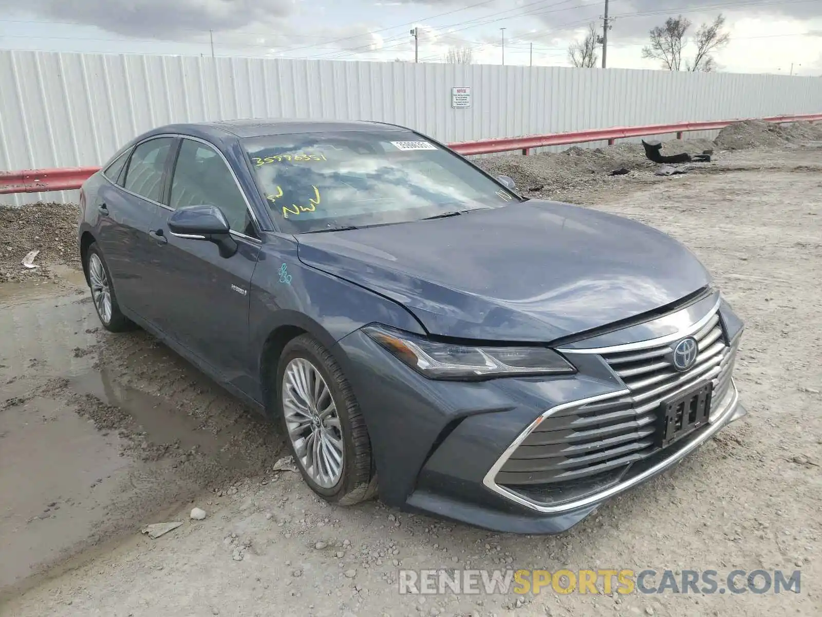 1 Photograph of a damaged car 4T1B21FB0KU005577 TOYOTA AVALON 2019