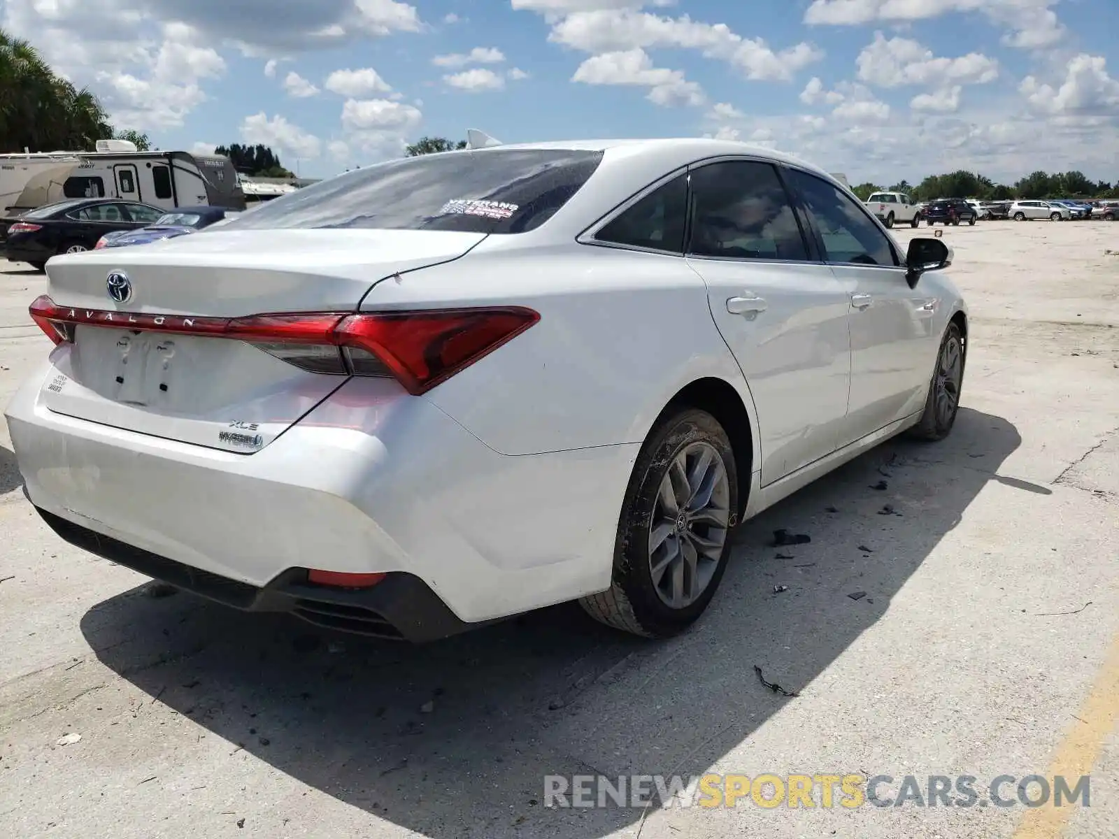 4 Photograph of a damaged car 4T1B21FB0KU007491 TOYOTA AVALON 2019