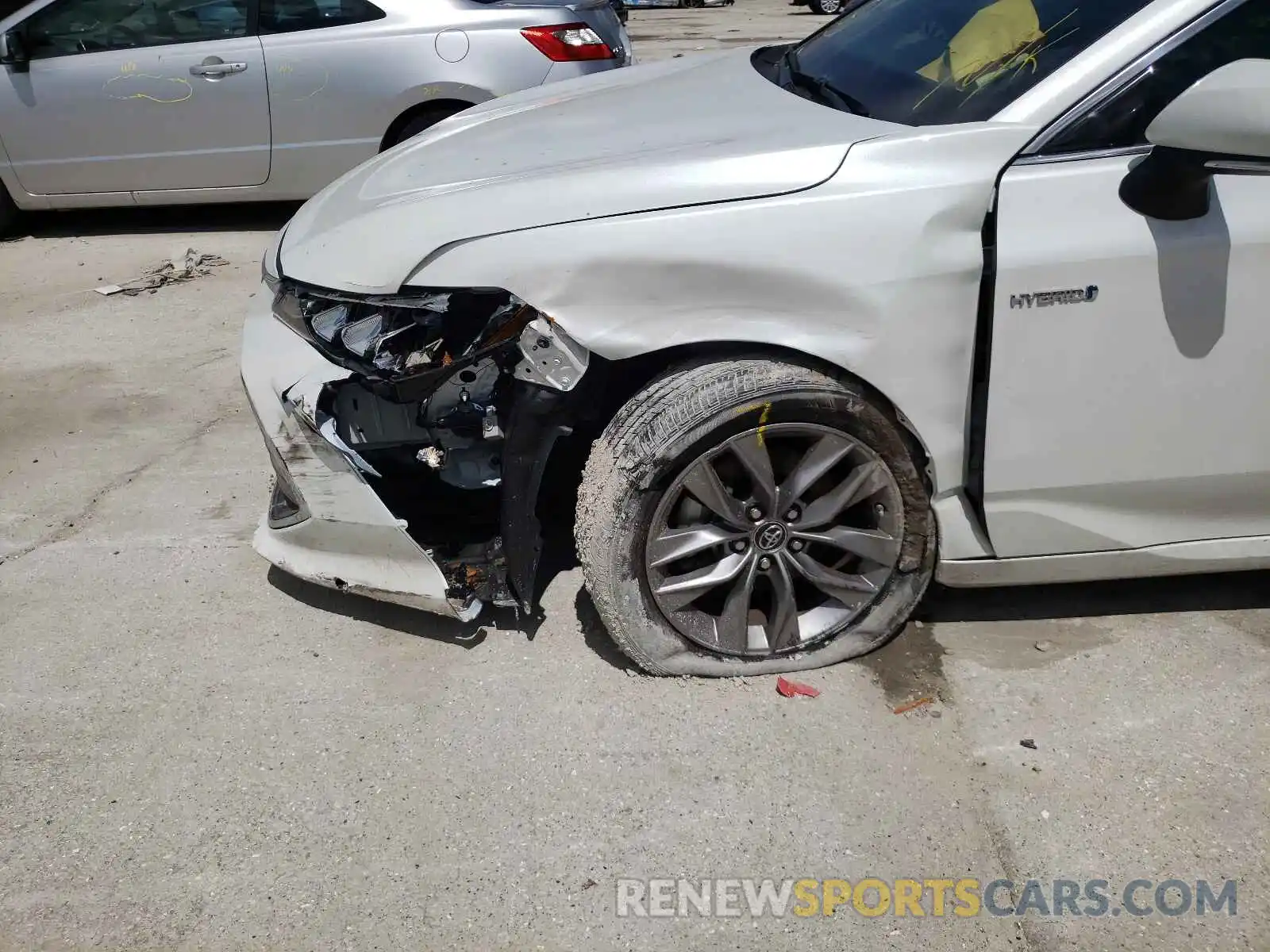 9 Photograph of a damaged car 4T1B21FB0KU007491 TOYOTA AVALON 2019