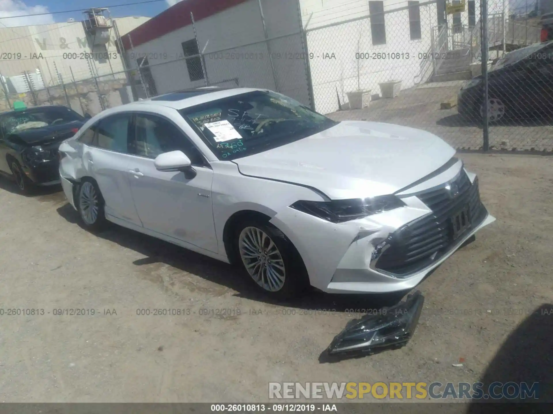 1 Photograph of a damaged car 4T1B21FB0KU007670 TOYOTA AVALON 2019