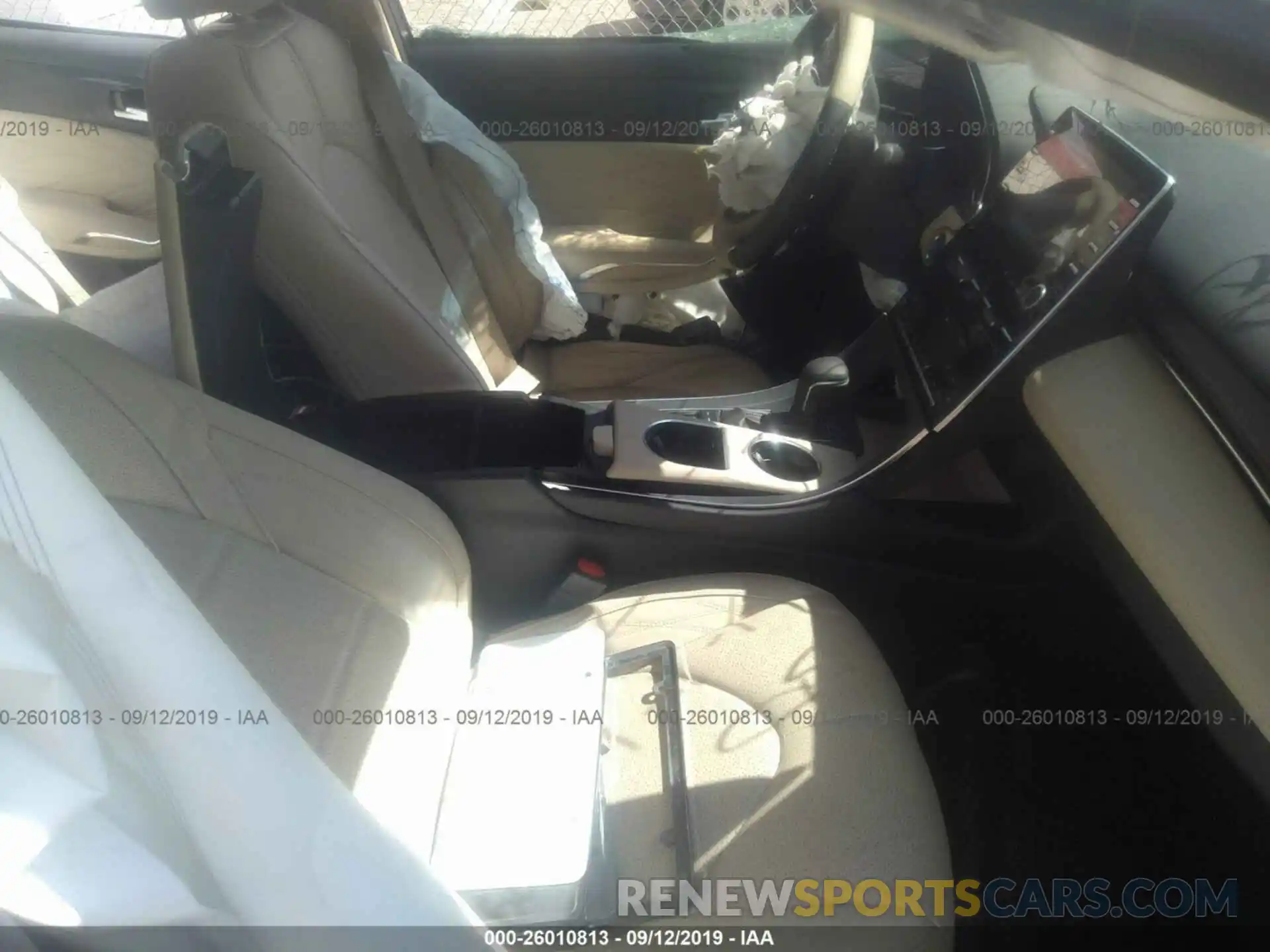 5 Photograph of a damaged car 4T1B21FB0KU007670 TOYOTA AVALON 2019