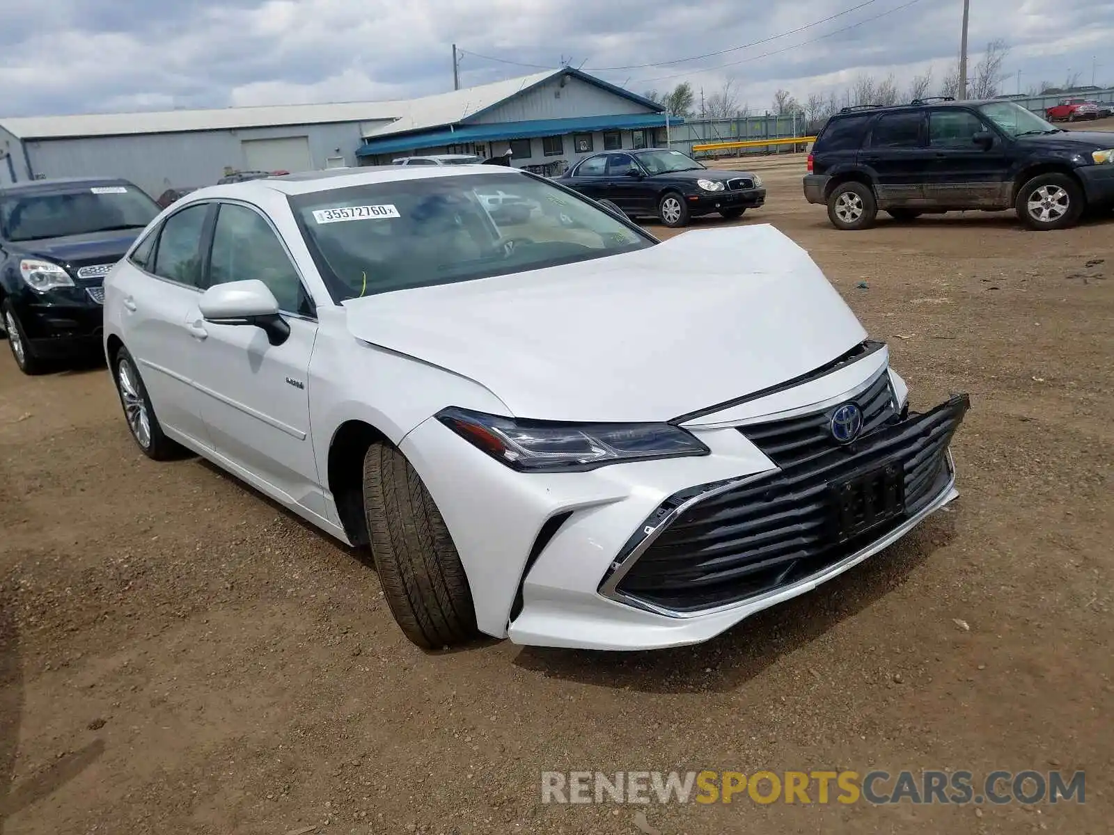 1 Photograph of a damaged car 4T1B21FB0KU008141 TOYOTA AVALON 2019