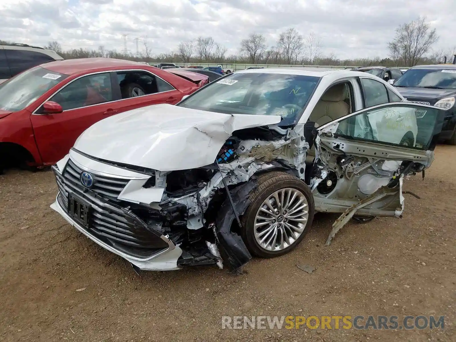 2 Photograph of a damaged car 4T1B21FB0KU008141 TOYOTA AVALON 2019