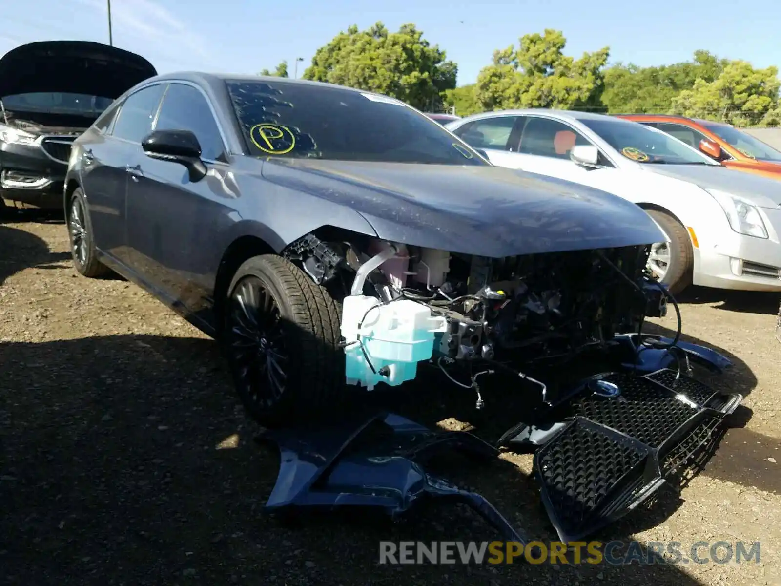 1 Photograph of a damaged car 4T1B21FB0KU008656 TOYOTA AVALON 2019