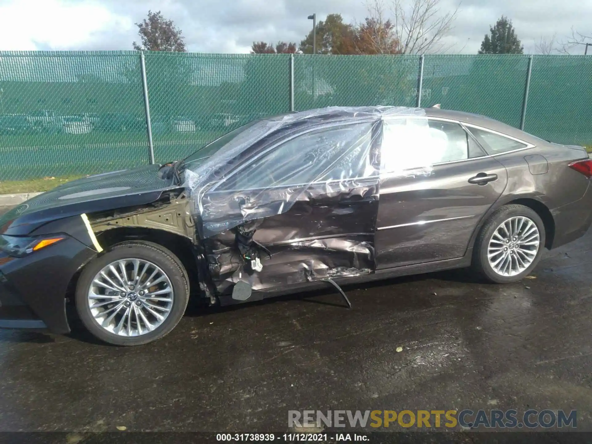 6 Photograph of a damaged car 4T1B21FB0KU008706 TOYOTA AVALON 2019