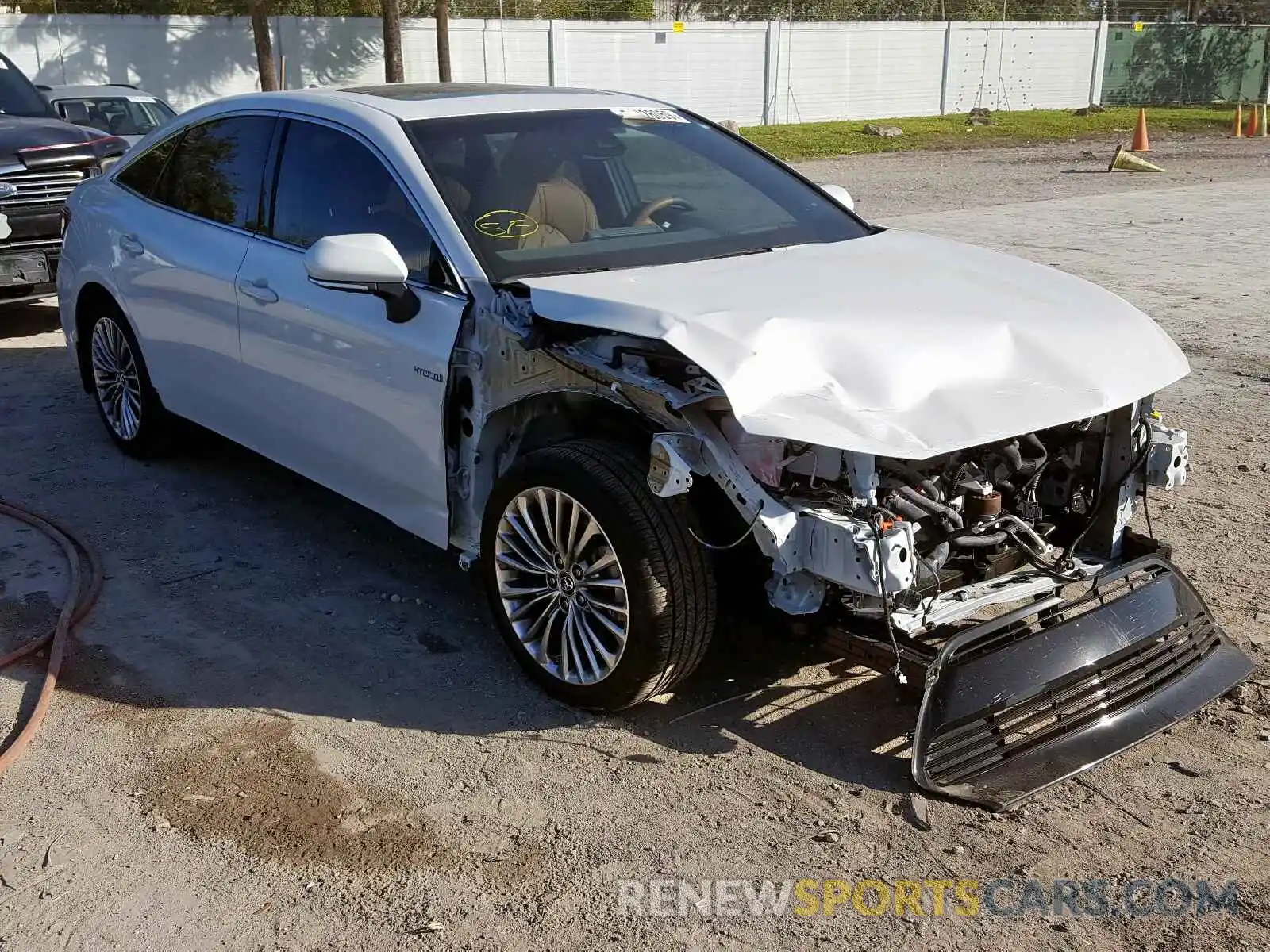 1 Photograph of a damaged car 4T1B21FB0KU009094 TOYOTA AVALON 2019