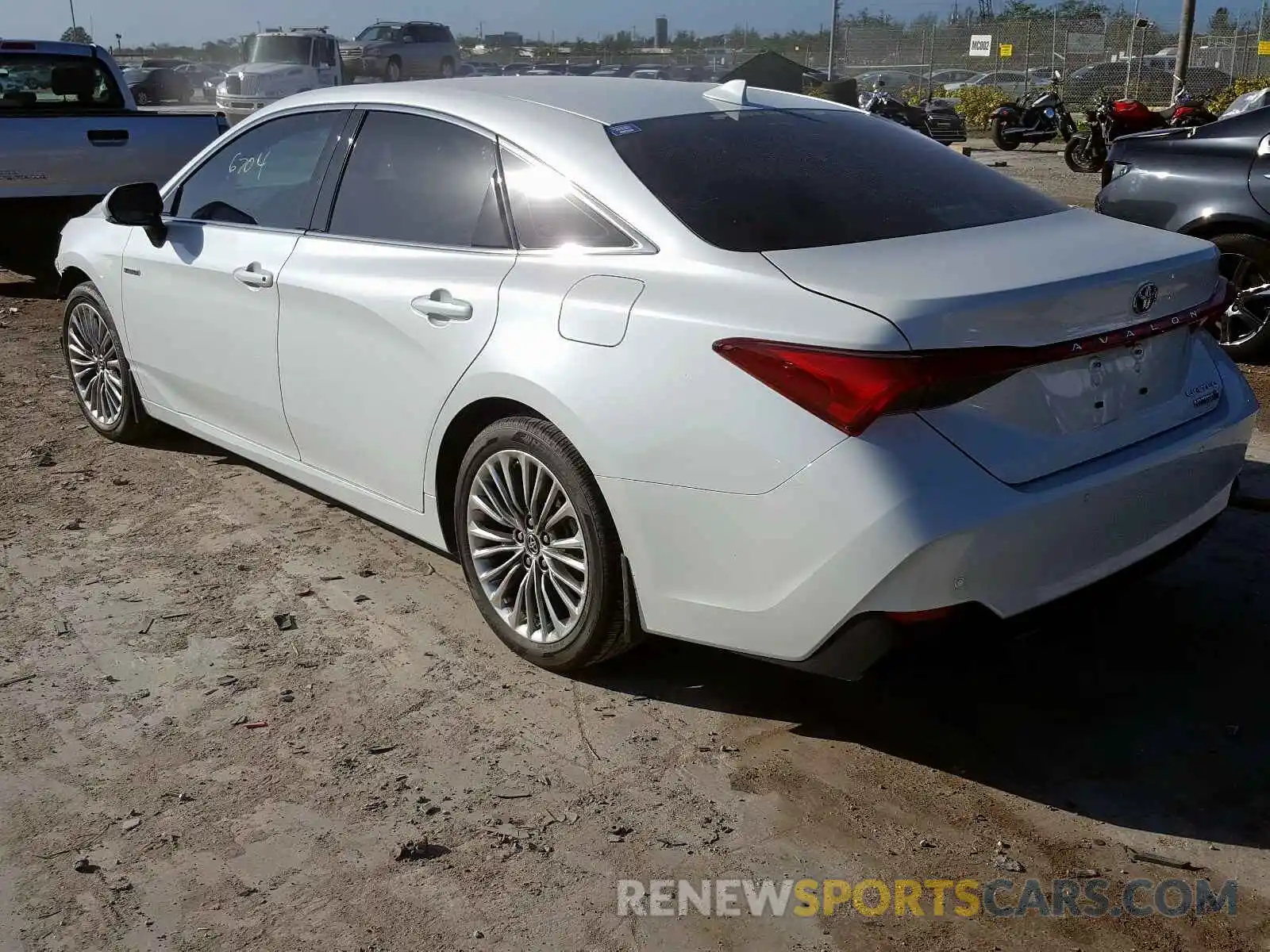 3 Photograph of a damaged car 4T1B21FB0KU009094 TOYOTA AVALON 2019