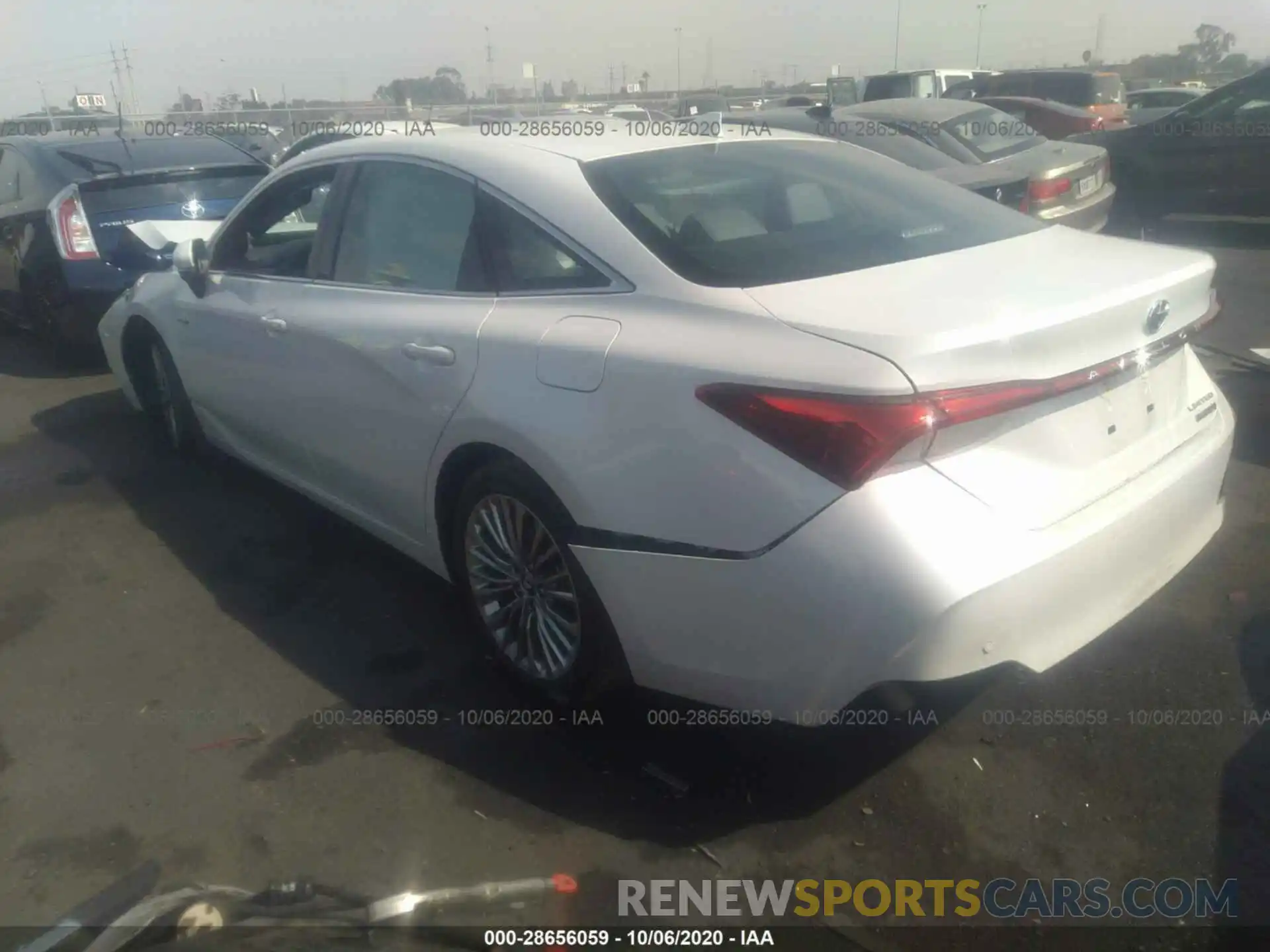 3 Photograph of a damaged car 4T1B21FB0KU009497 TOYOTA AVALON 2019